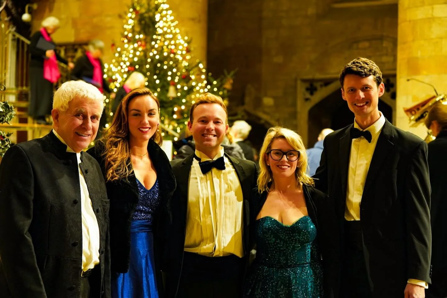 ✨ Such a beautiful concert this past weekend at Tewkesbury Abbey comprising of Haydn &amp; Charpentier. Had a great time with this very talented group of individuals&hellip; who are all genuinely lovely people to be around 🎄

Photography - @oliviasu