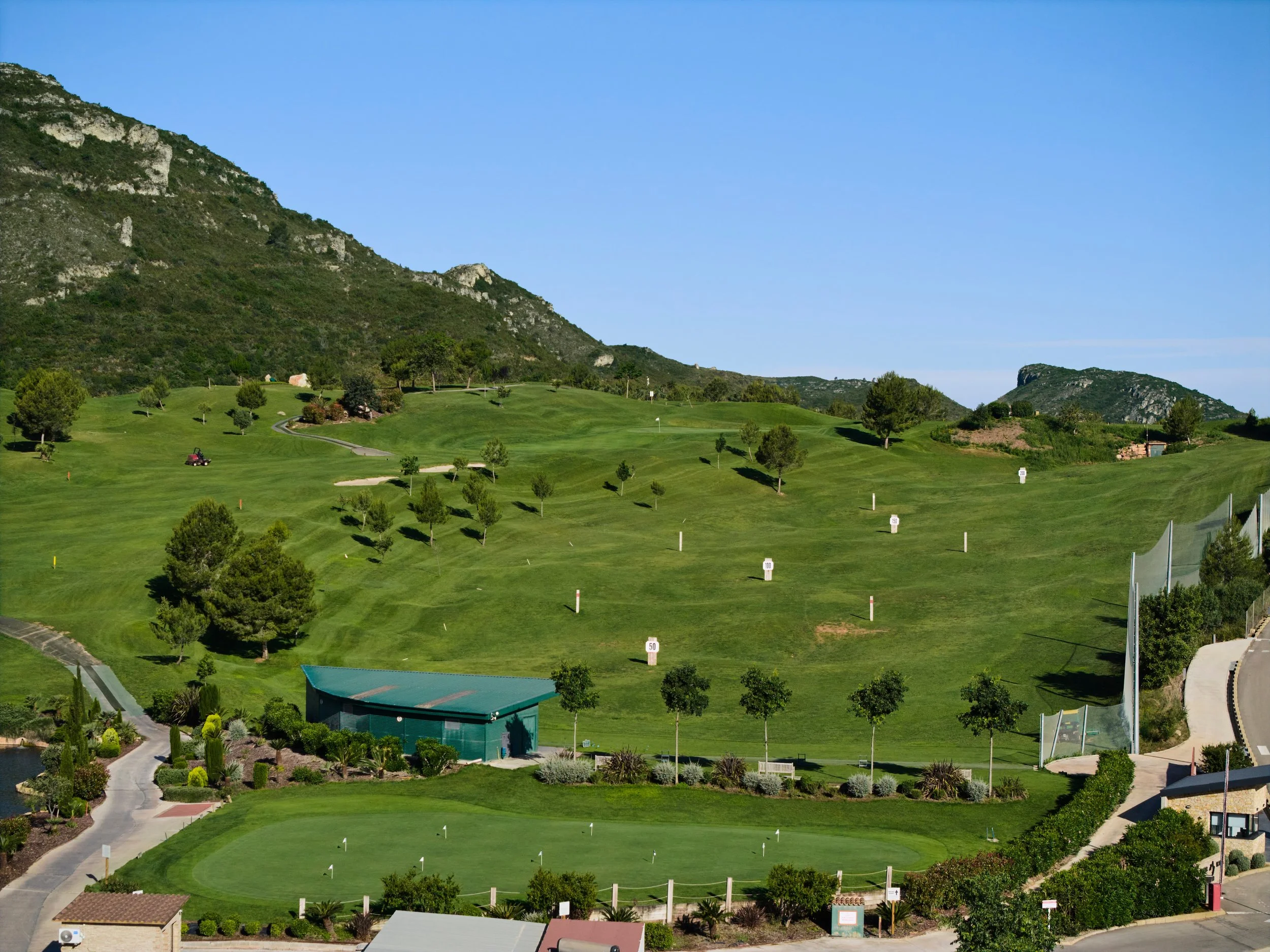 DRIVING RANGE_1 - small size.jpg