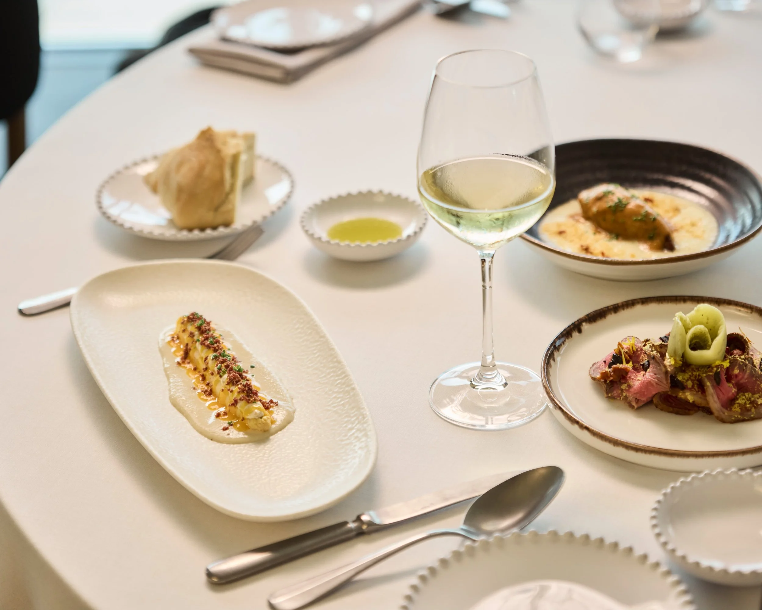 RESTAURANTE_A_LA_CARTE_1 - small size.jpg