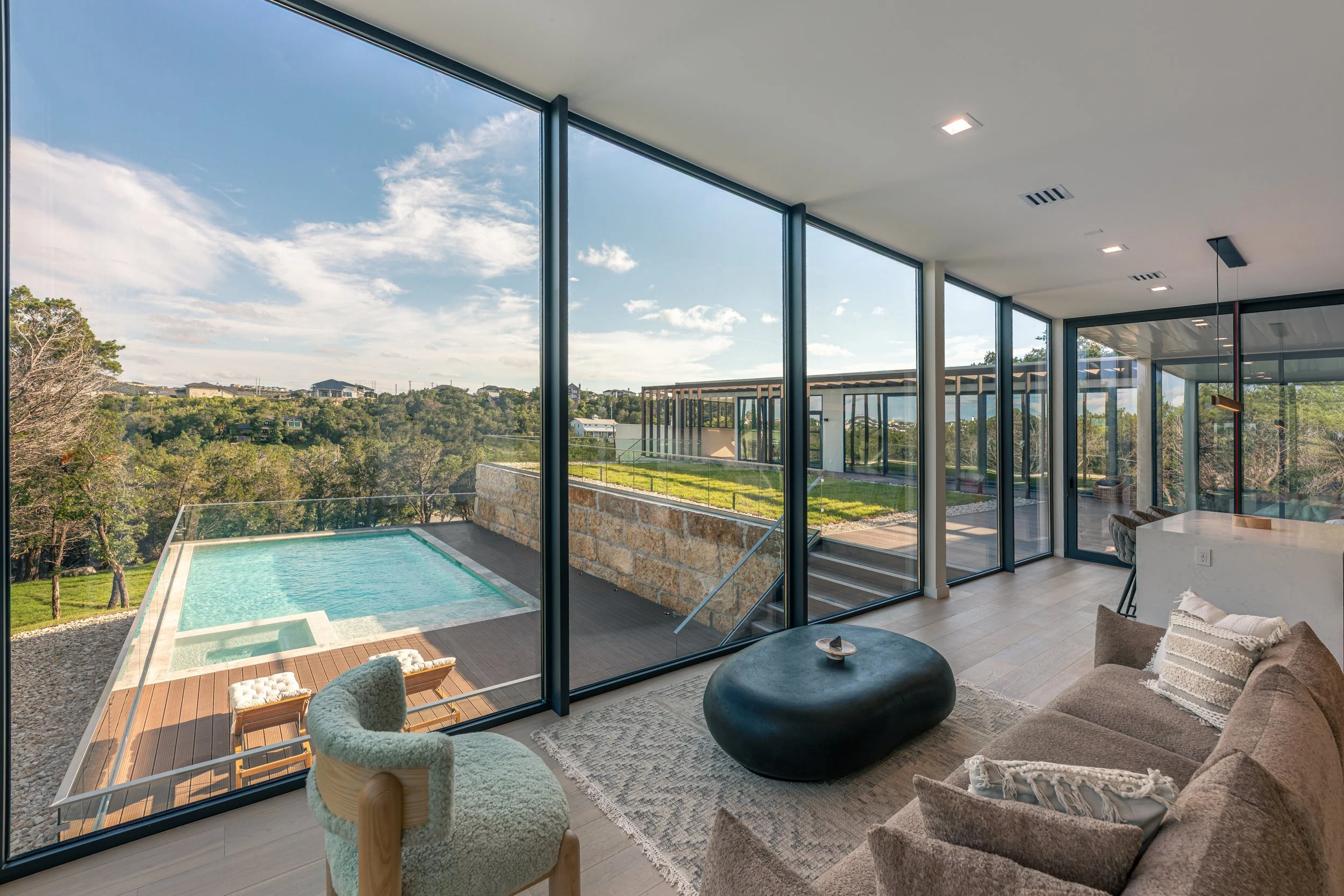 austin-luxury-airbnb-living-room