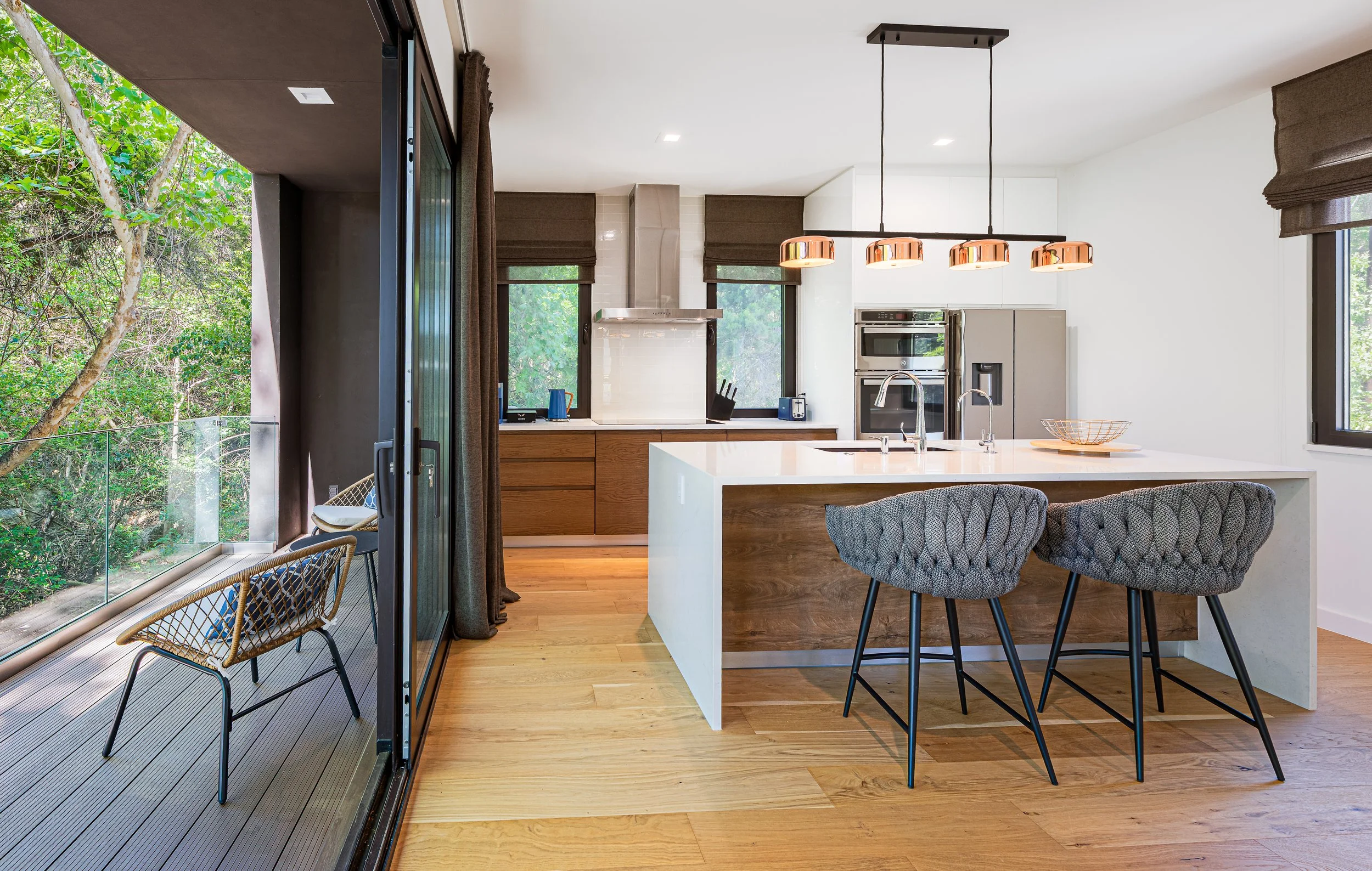 austin-luxury-airbnb-living-room_open-space