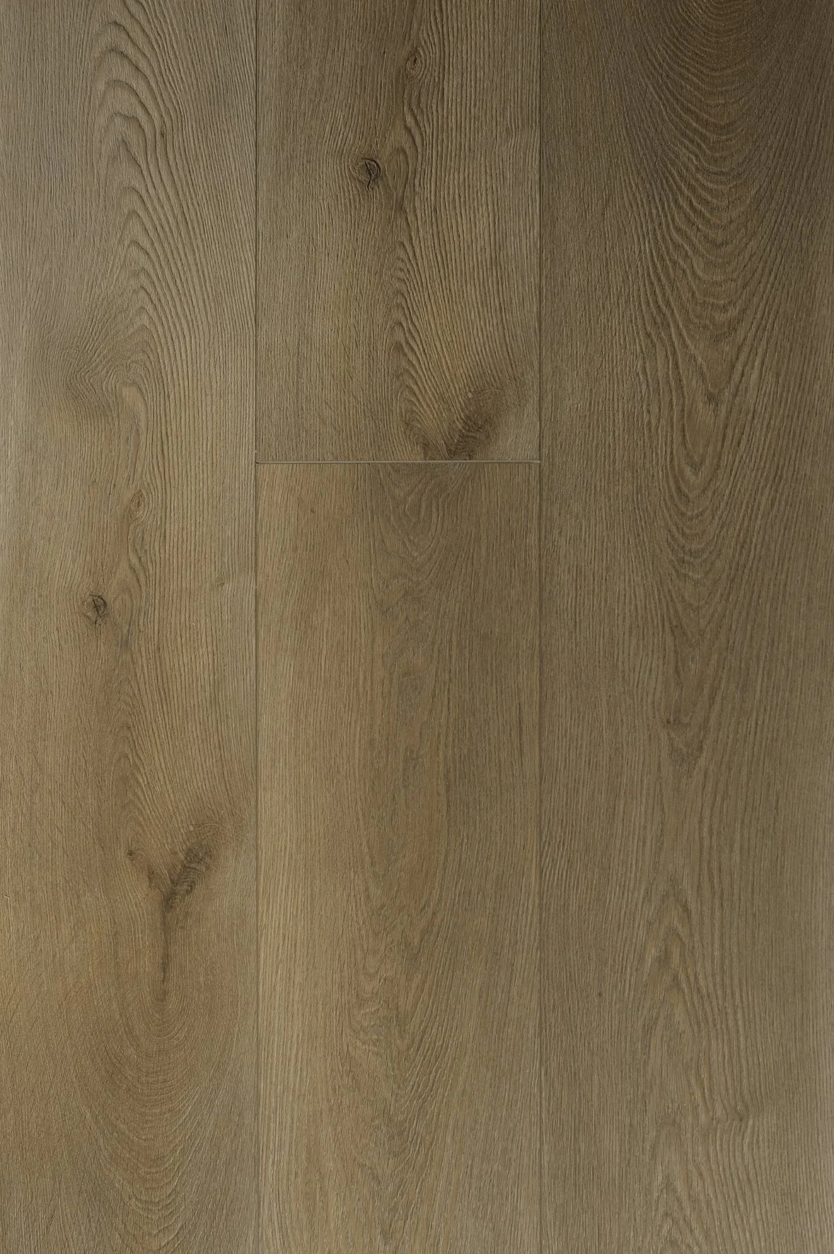 Suelo de madera con vetas y nudos visibles.