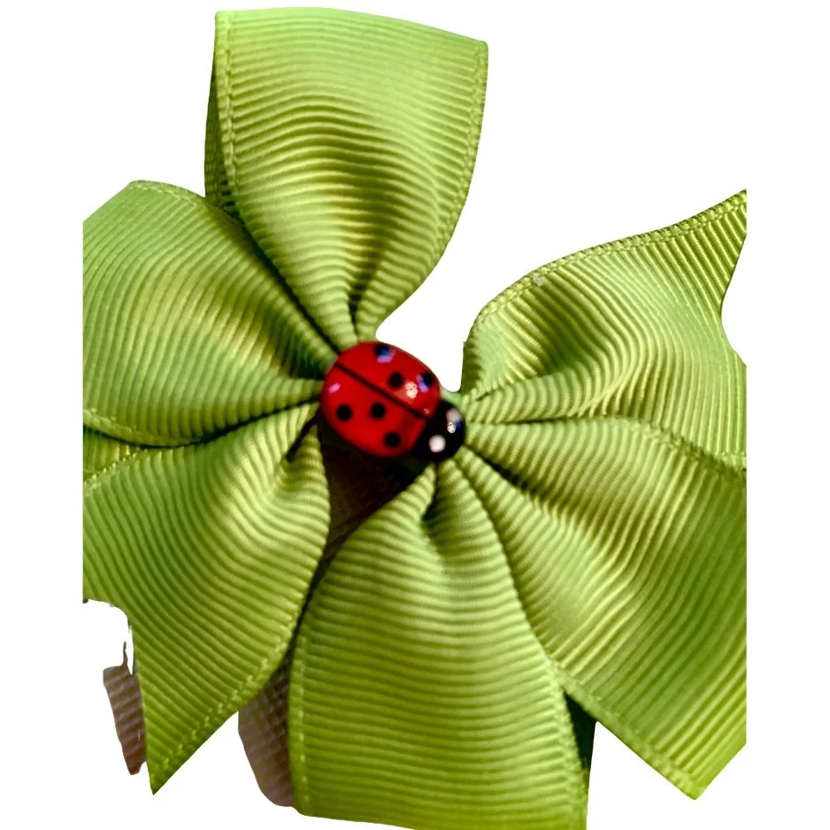 1 LARGE (3 inch) Hairbow with Ladybug