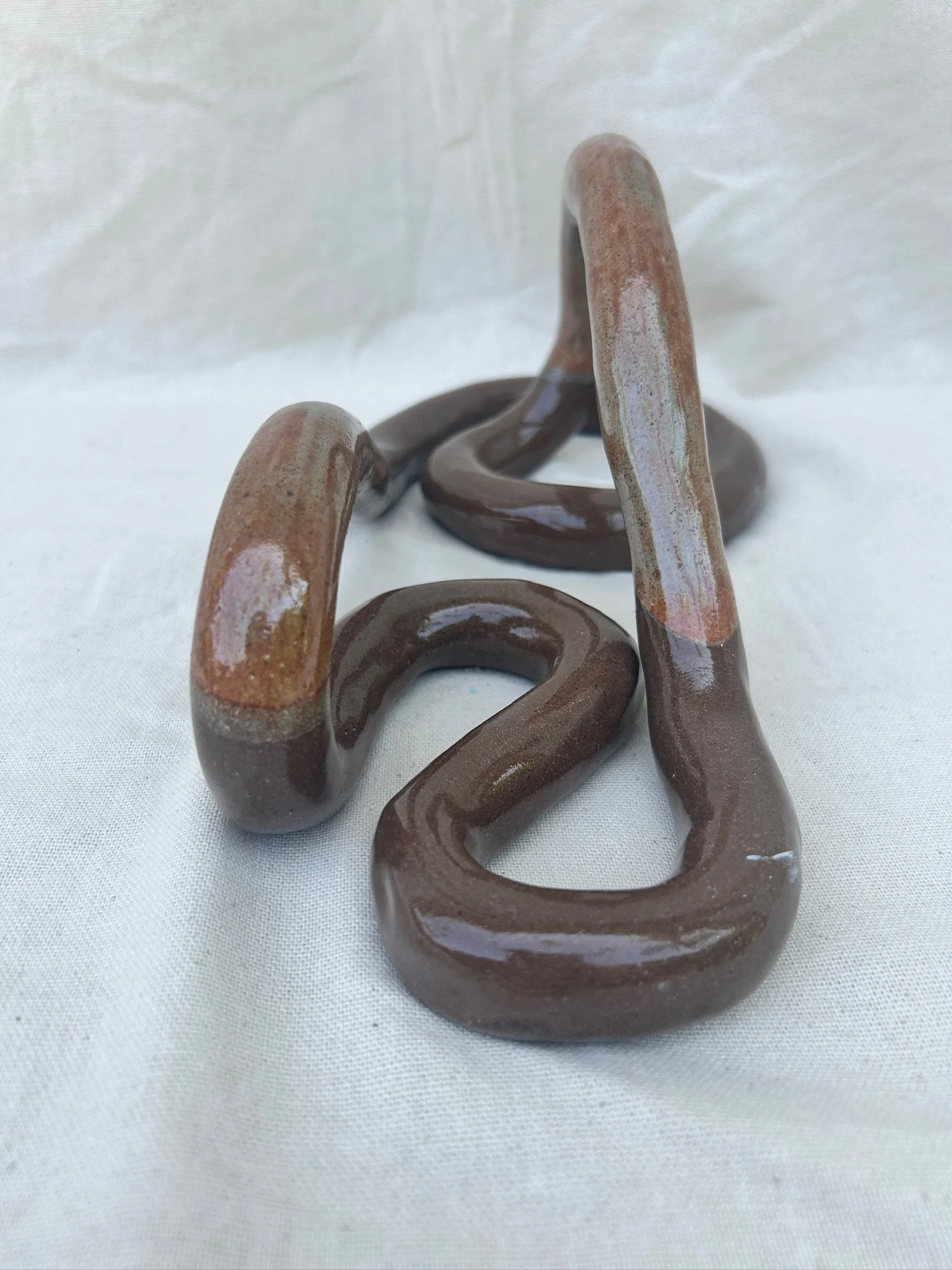 brown_squiggle_stand_06.jpg