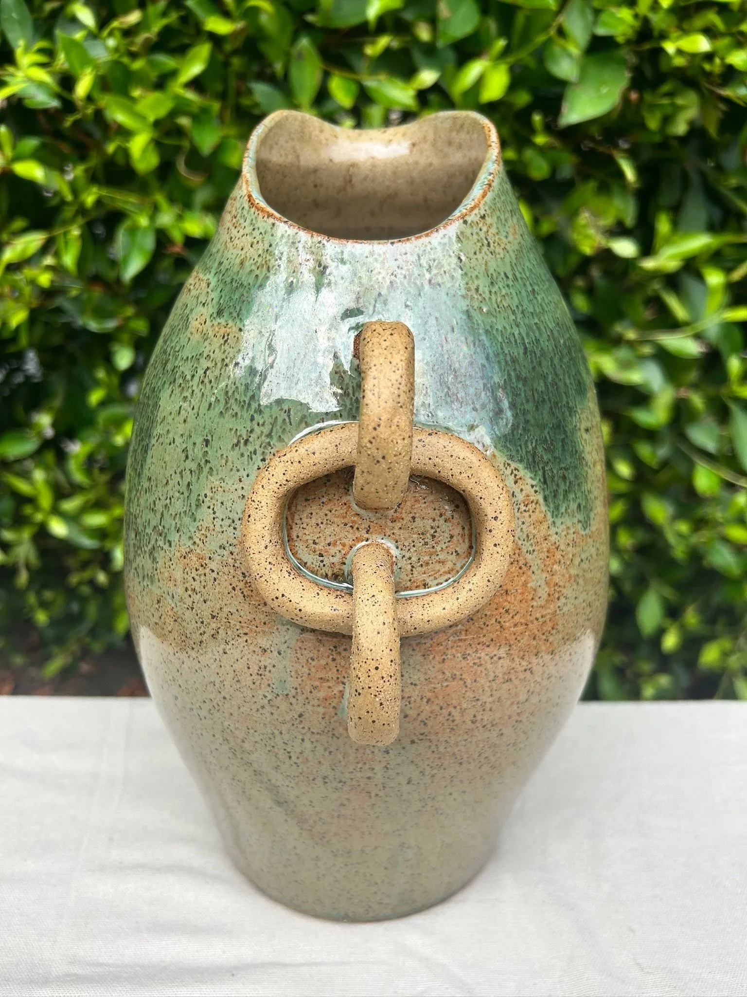 green_tan_vase_06.jpg