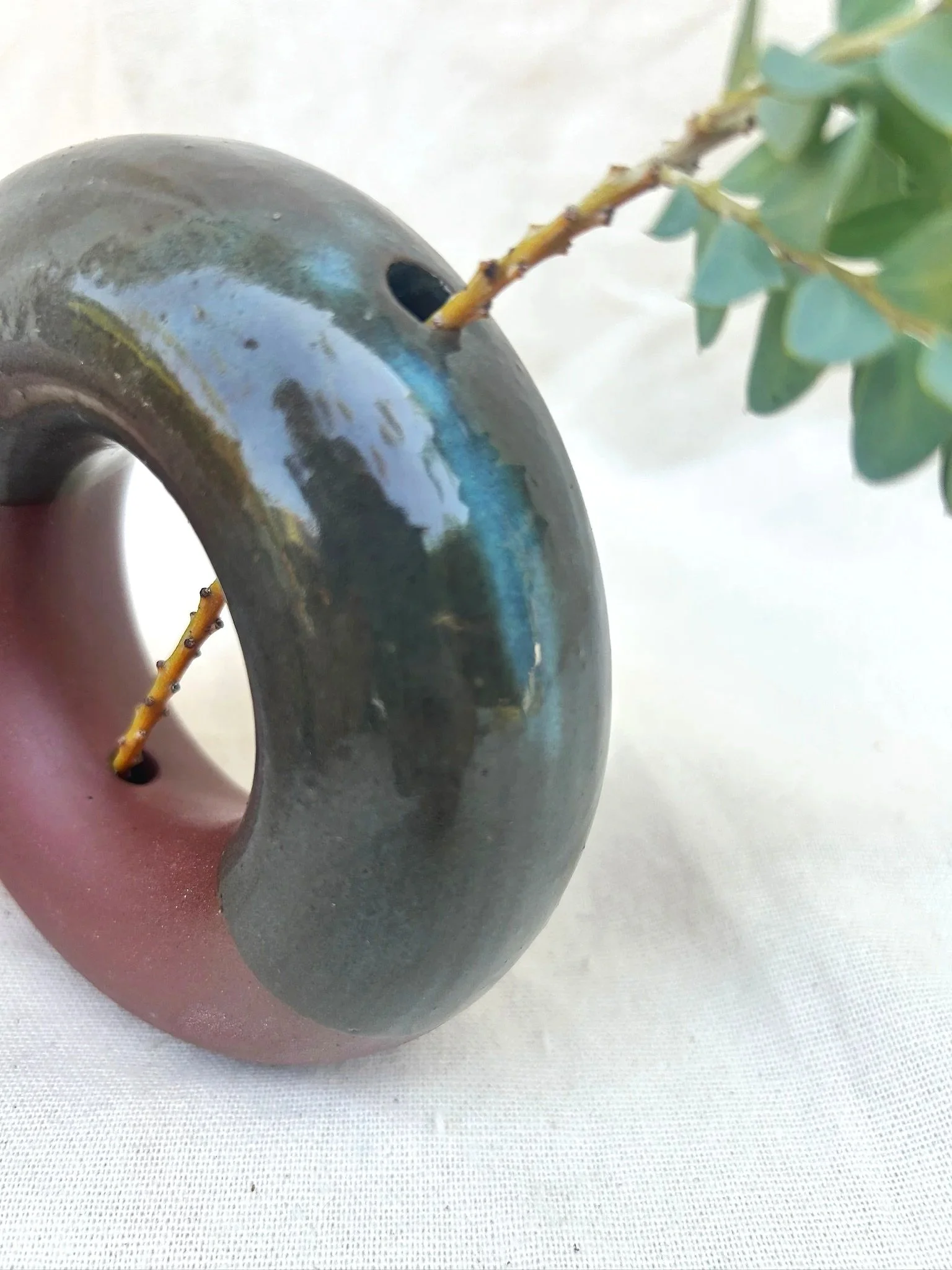 plum_teal_ring_vase_01.jpg