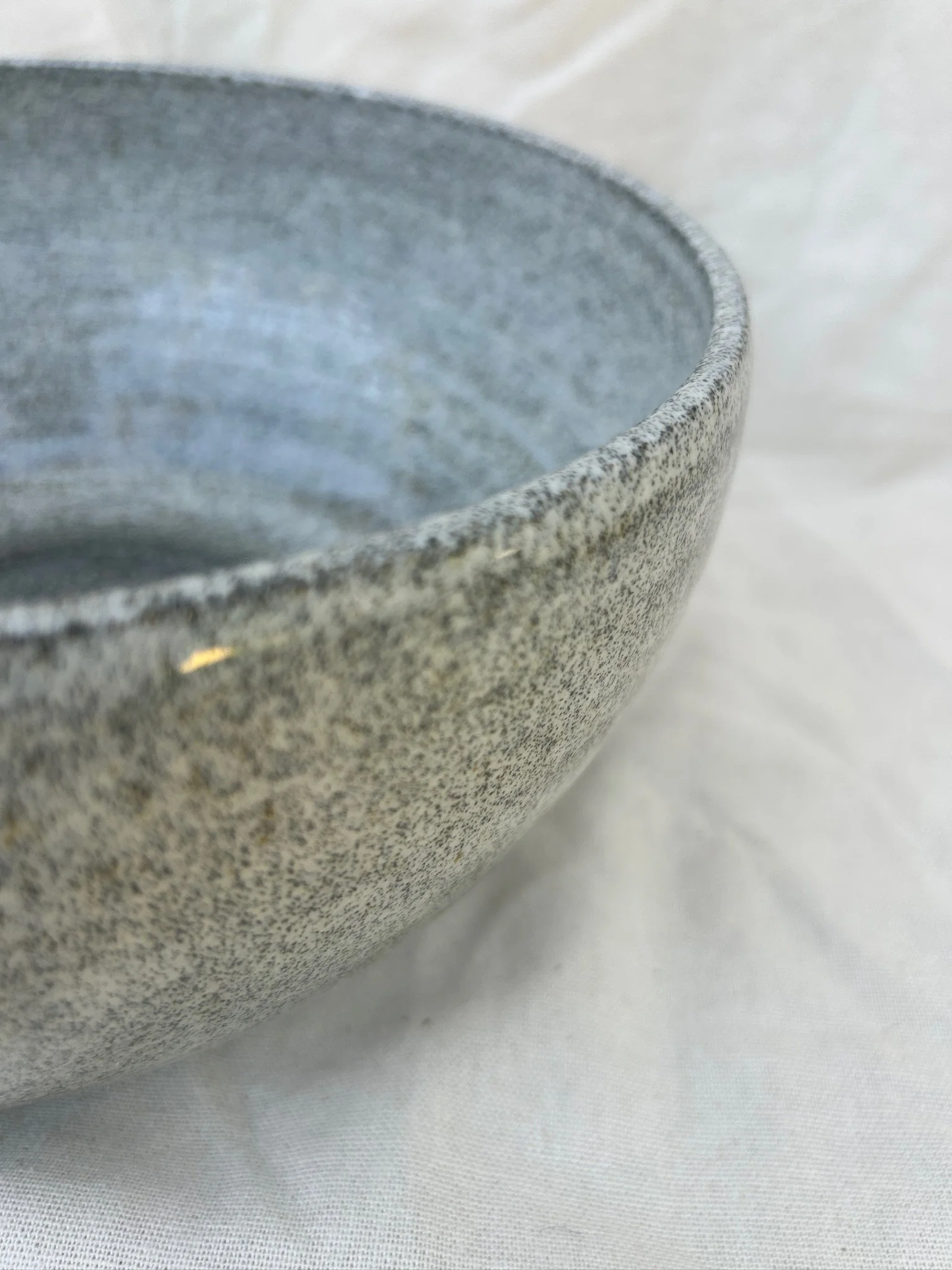 granite_speckled_bowl_02.jpg
