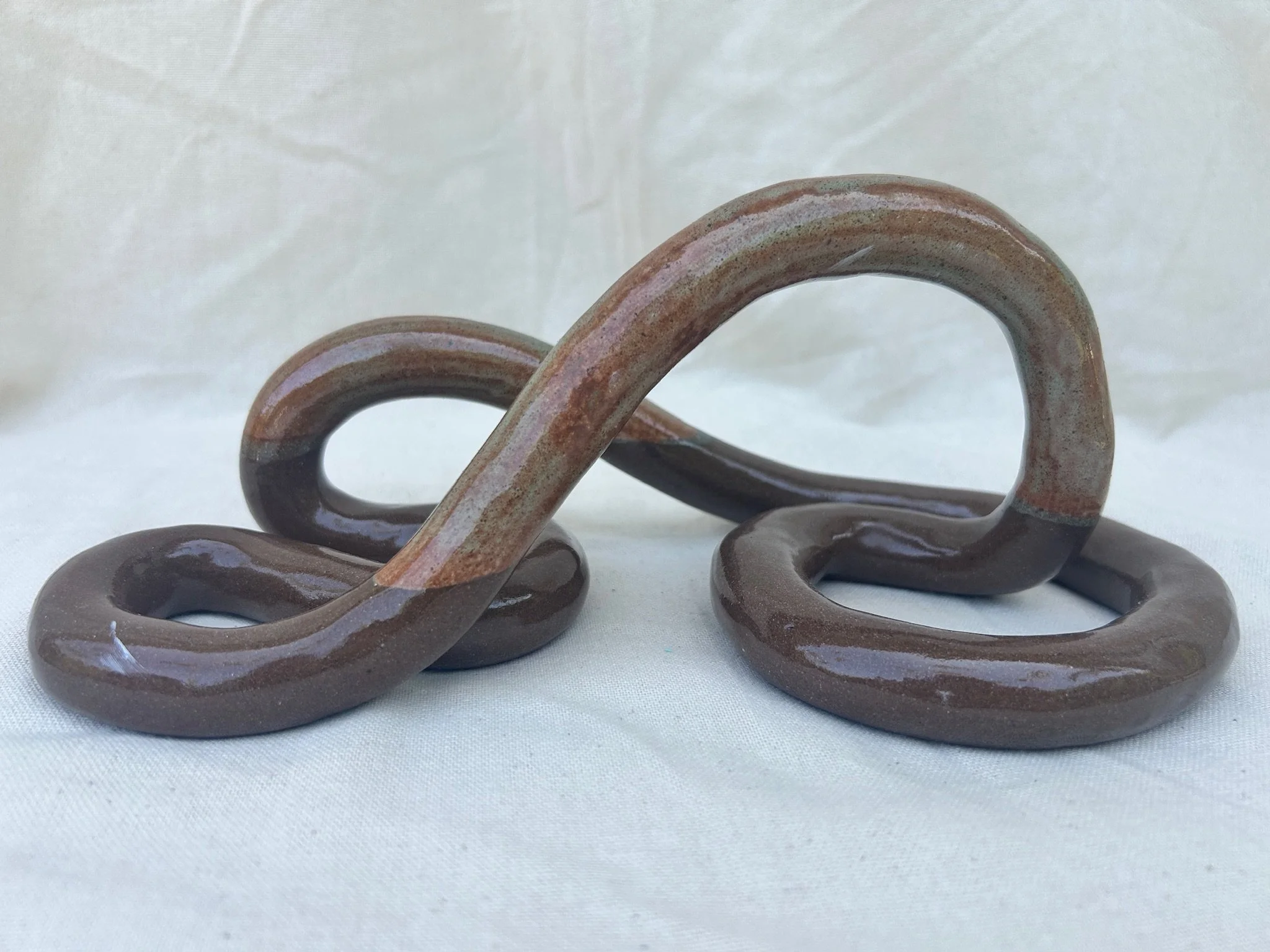 brown_squiggle_stand_05.jpg