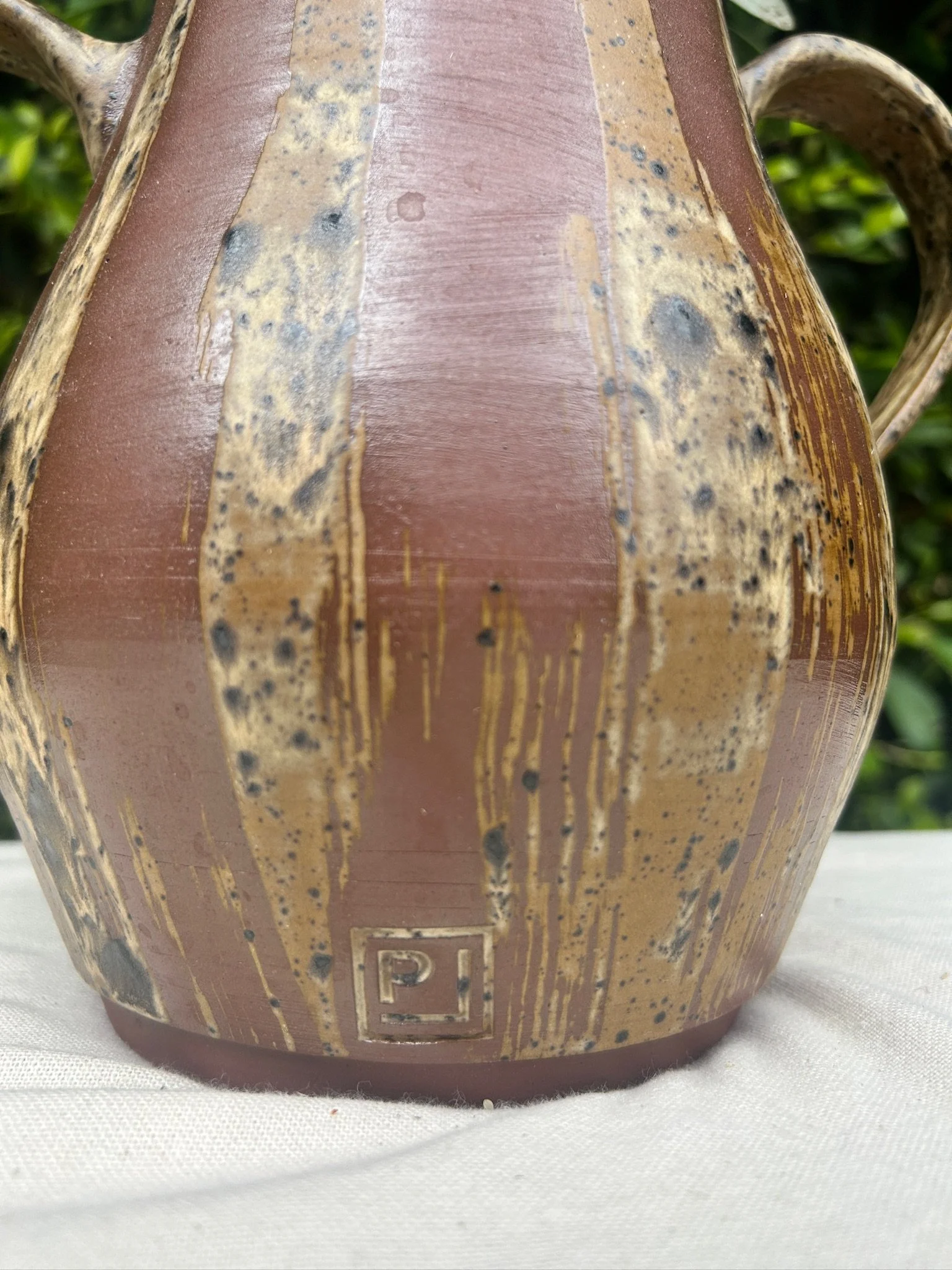 terracotta_drip_vase_01.jpg
