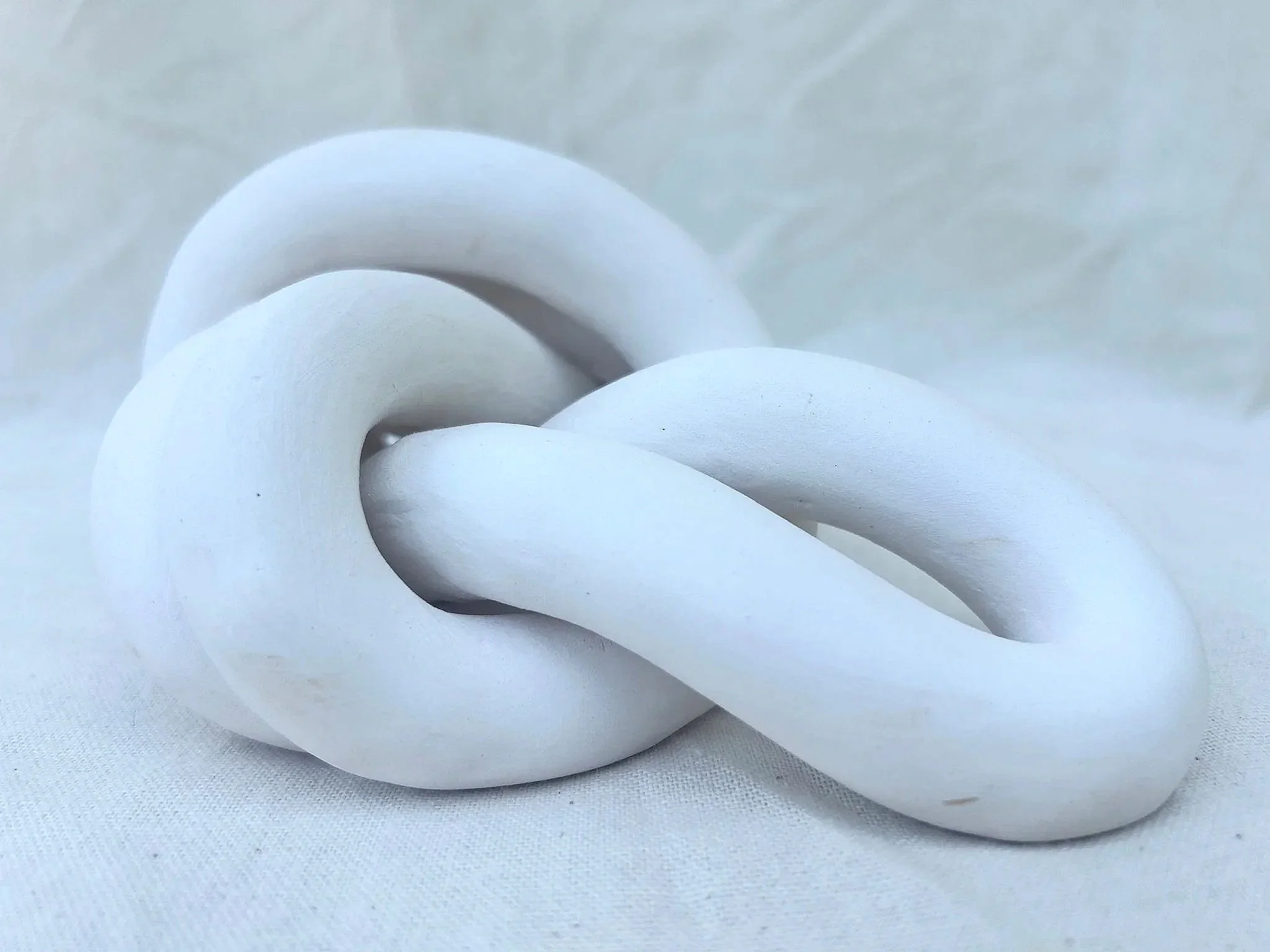 white_knot_sculpture_06.jpg