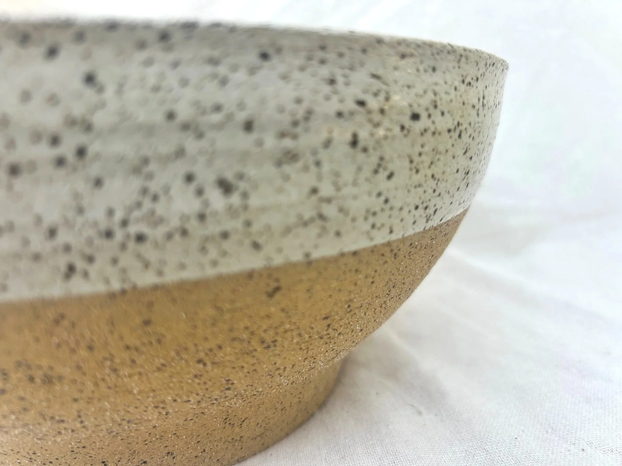 speckled_serving_bowl_06.jpg