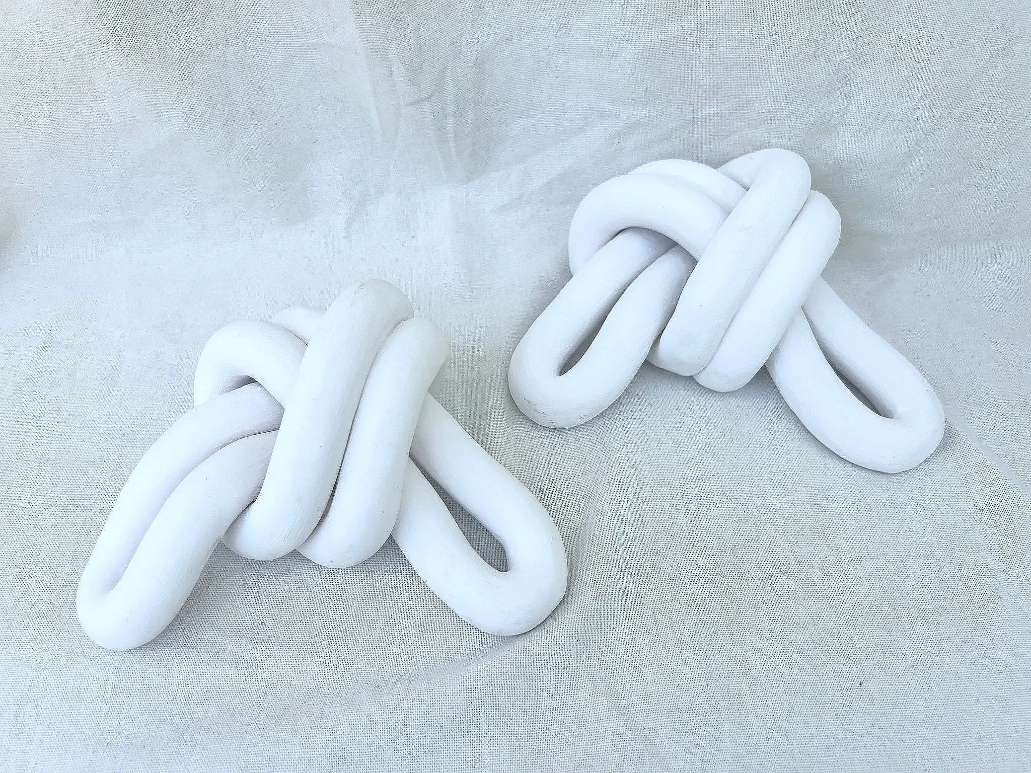 white_knot_sculpture_01.jpg
