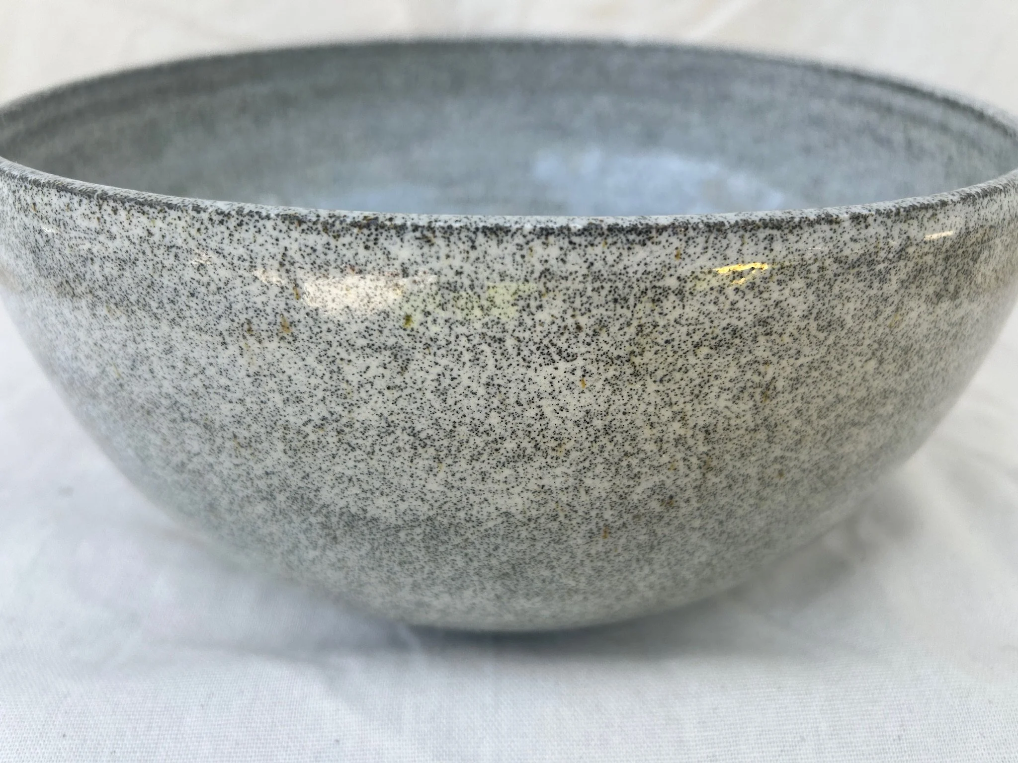 granite_speckled_bowl_01.jpg