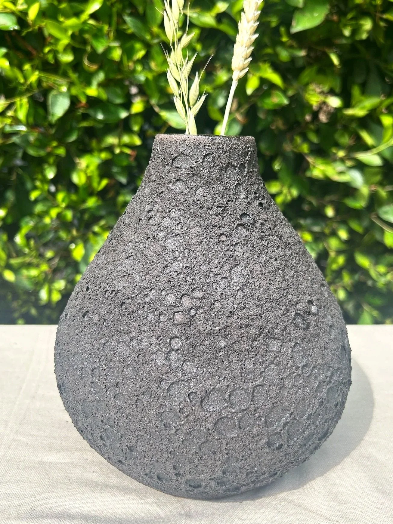 volcanic_teardrop_vase_02.jpg