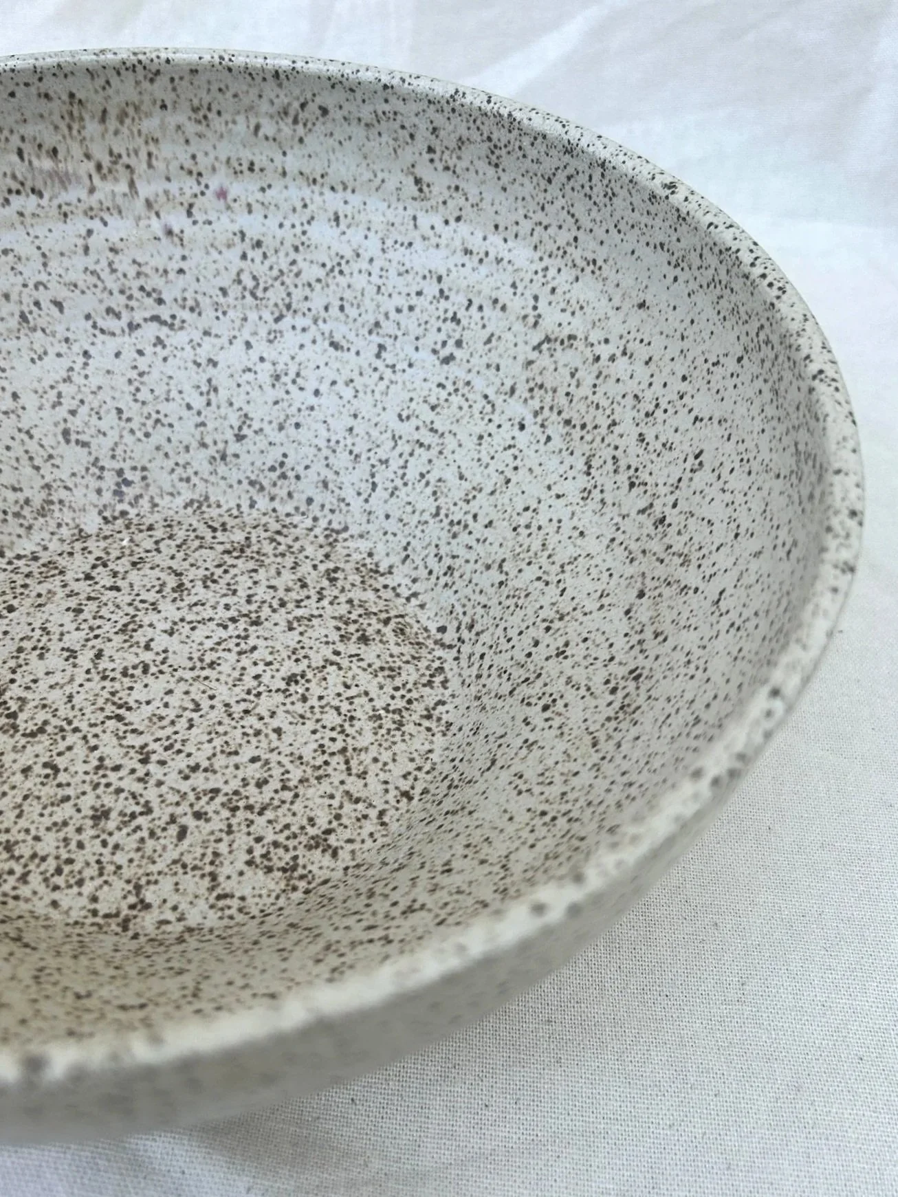 speckled_serving_bowl_07.jpg