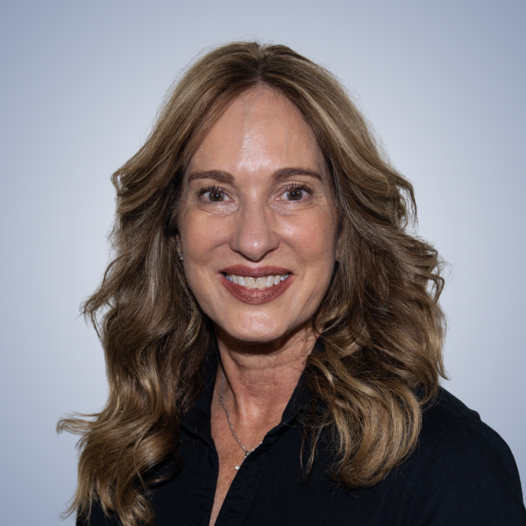 Michele Kuxhausen, MC