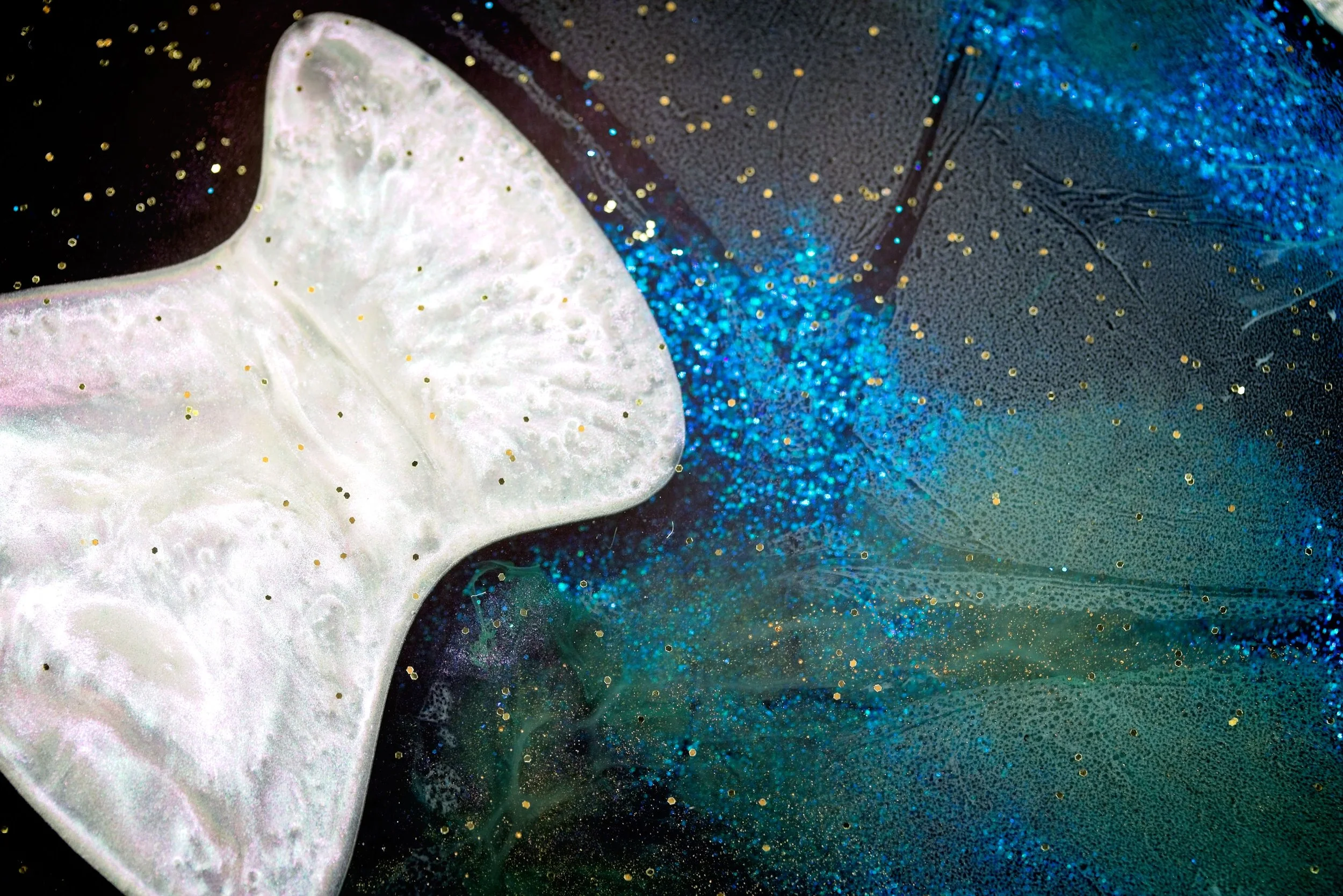 Felix-Kirschbaum-Suspended-particles-in-the-universe-3 7.jpg