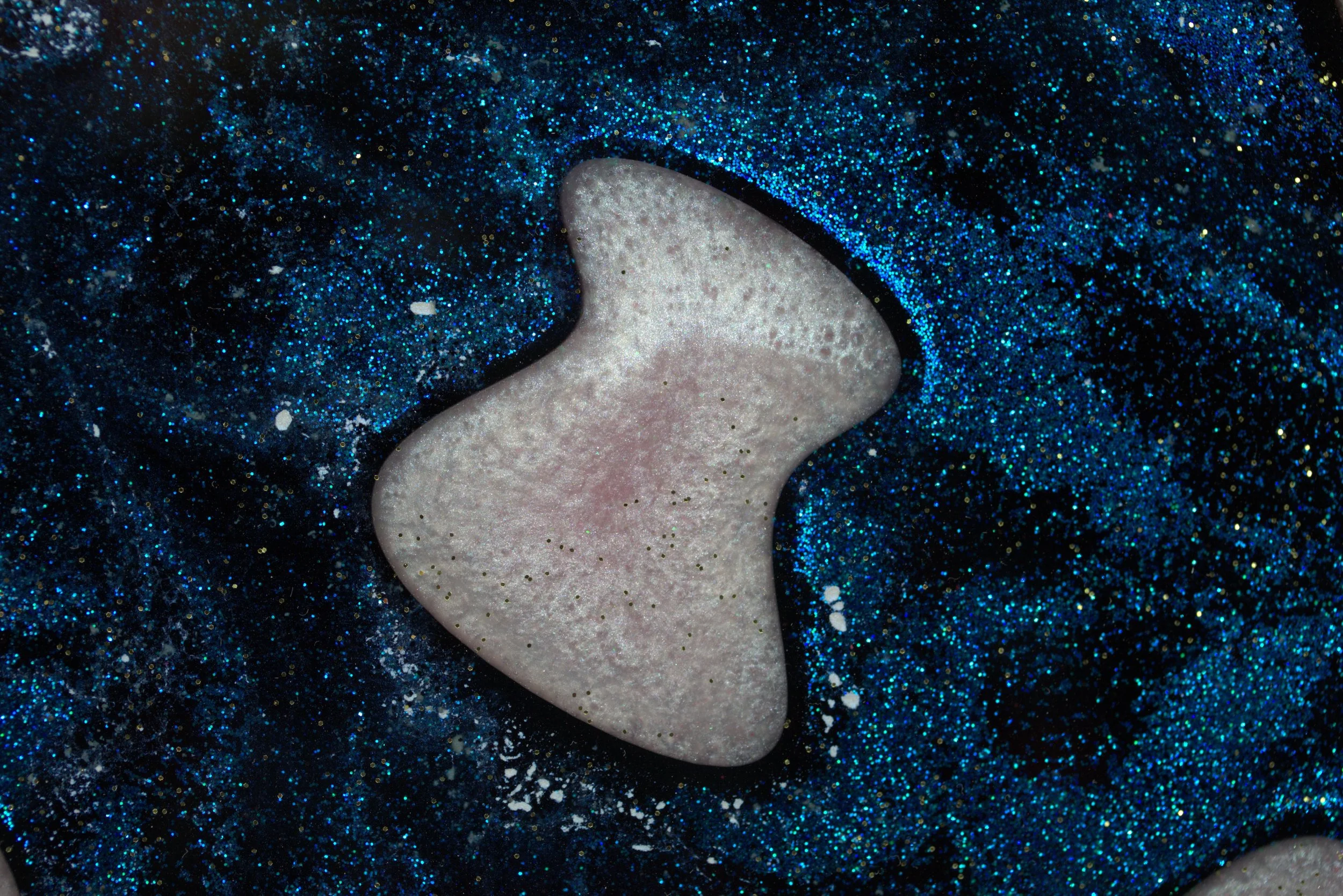 Felix-Kirschbaum-Suspended-particles-in-the-universe-2.4.jpeg