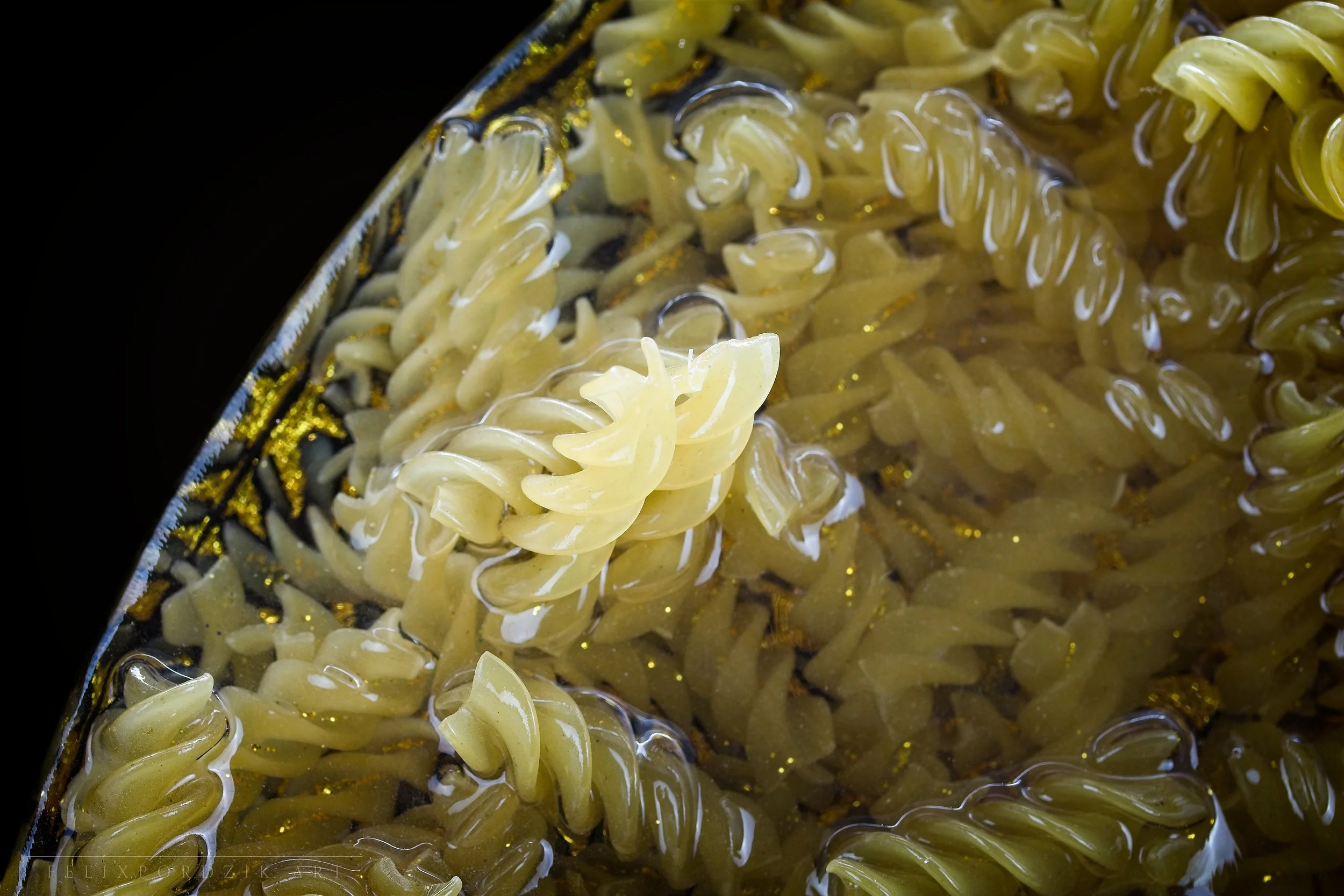 felix-pordzik-konzeptkunst-al-dente-epoxidharz-foodart-resin-art-2024-05.jpg.jpg