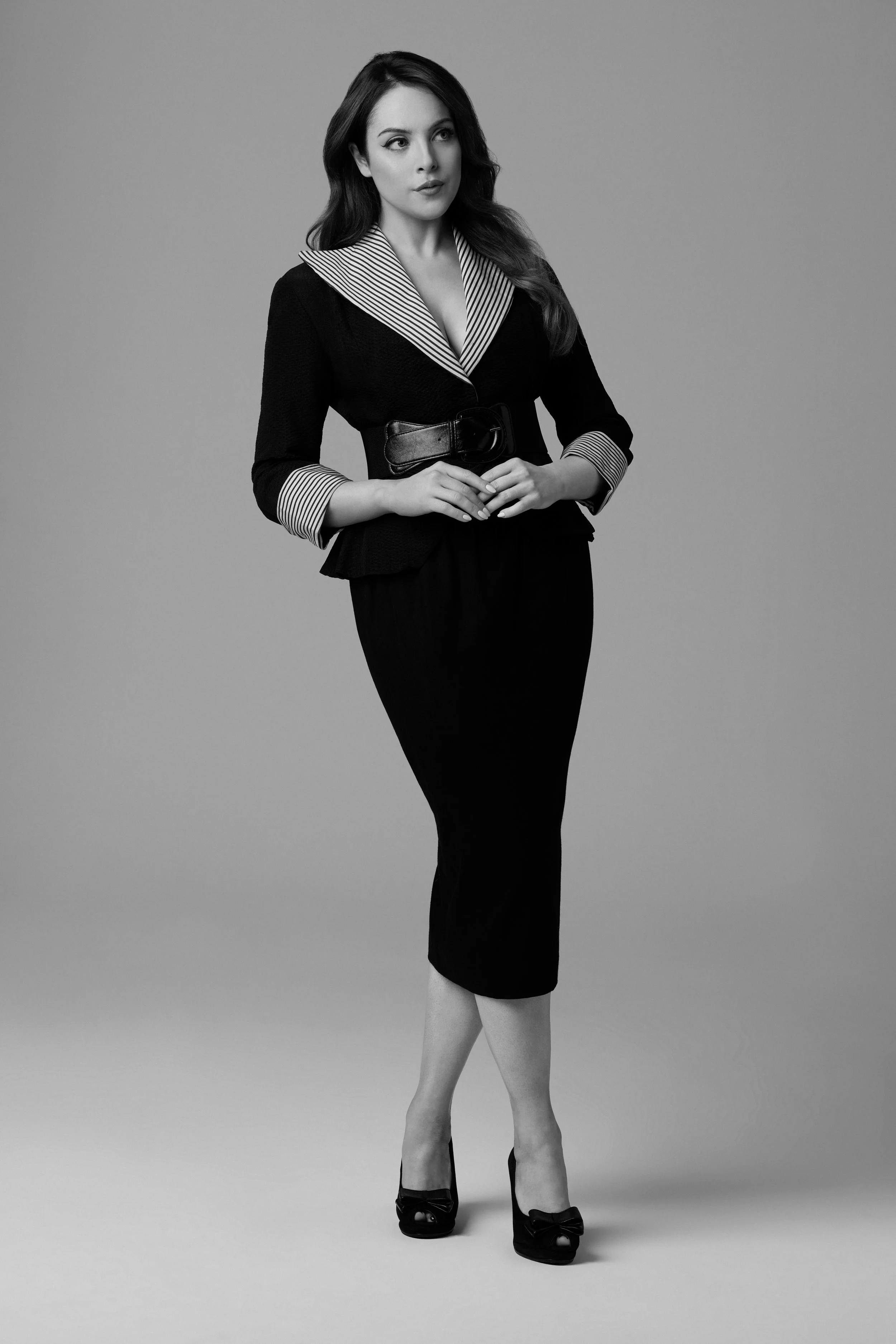 Elizabeth_Gillies_216_BW.jpg