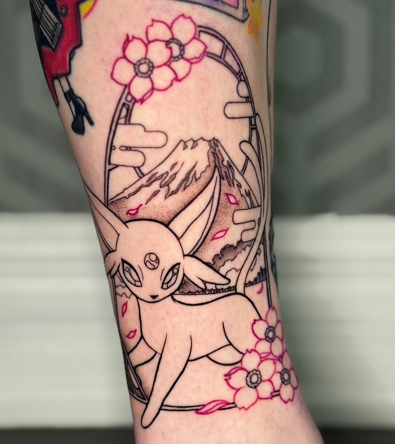 🌸🗻

 I finally got to start this Japanese inspired #espeon flash piece on @sarahhisrael awhile back! I can&rsquo;t wait to continue working on this one and add all the color 🥳 

Thanks Sarah for being the best, as always 💜💜

*Check out my story 
