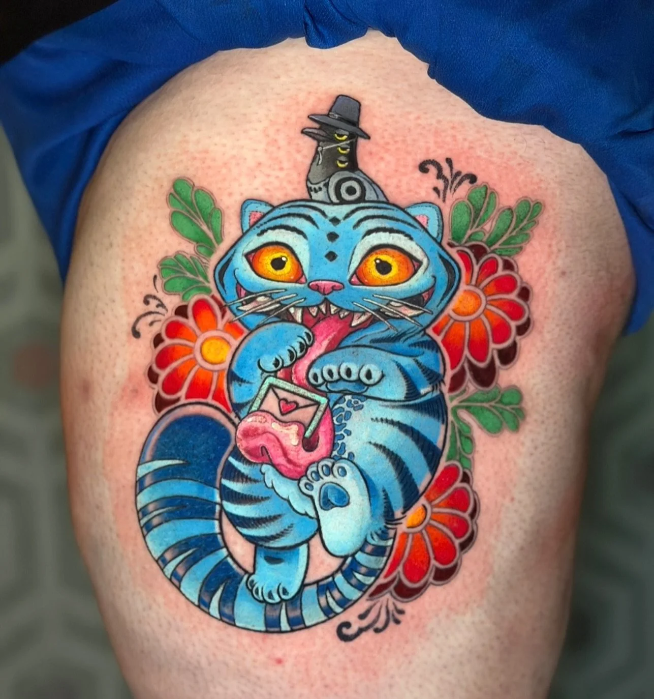 🐅🩵🐦&zwj;⬛

#Derpy and #Sussie from my flash for @emm.running31 ! Lines and shading are healed, color is fresh ✨ 

Thank you SO much Emma for getting two of my most favourite flash pieces, your complete trust and for sitting like an a rock &mdash; 