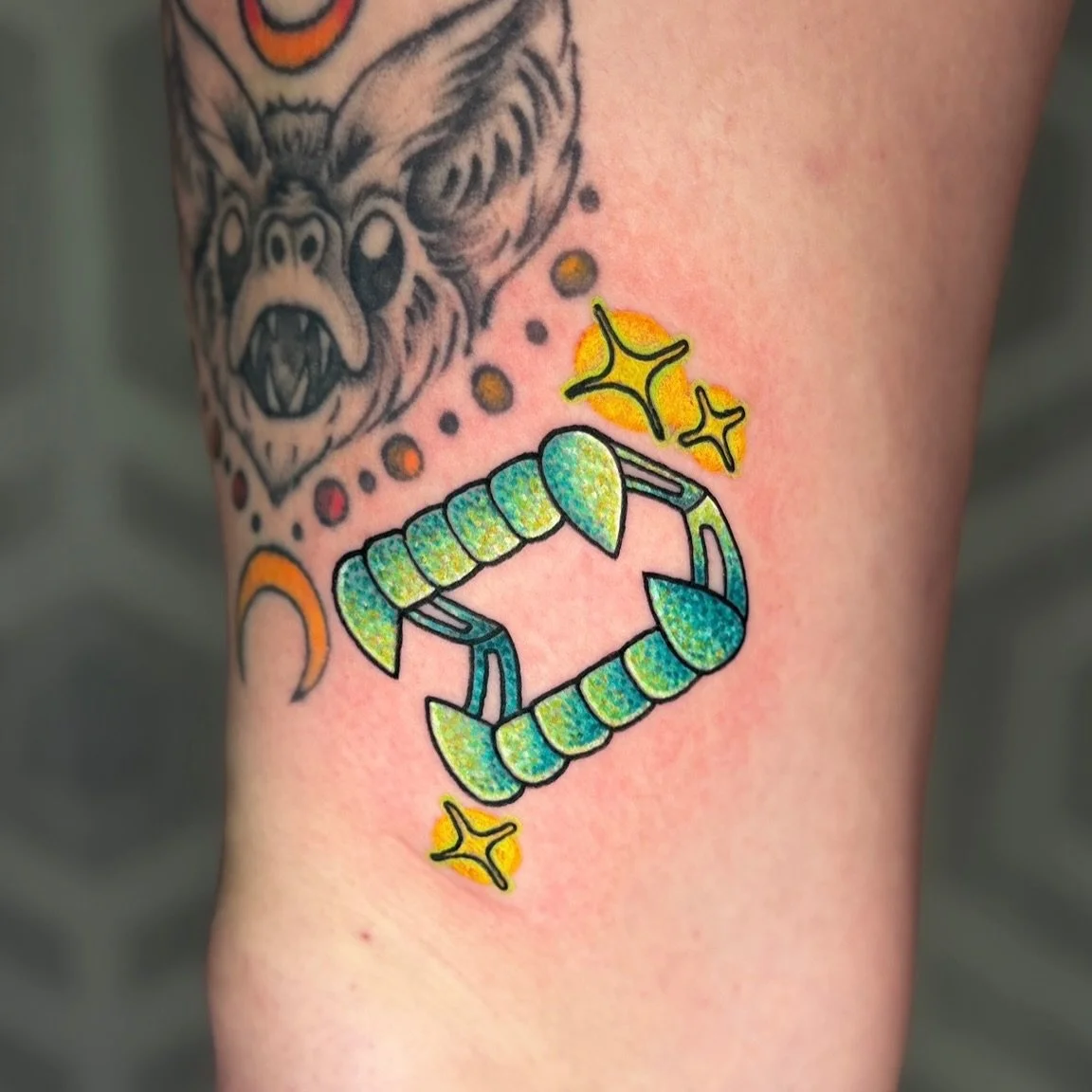 🦷✨

Glittery vampire teeth and her sweet little boy&rsquo;s hand done for Kaitlin awhile ago! It&rsquo;s such a pleasure and a gift to be able to continue to tattoo you through many different chapters of your life &mdash; thank you for always having