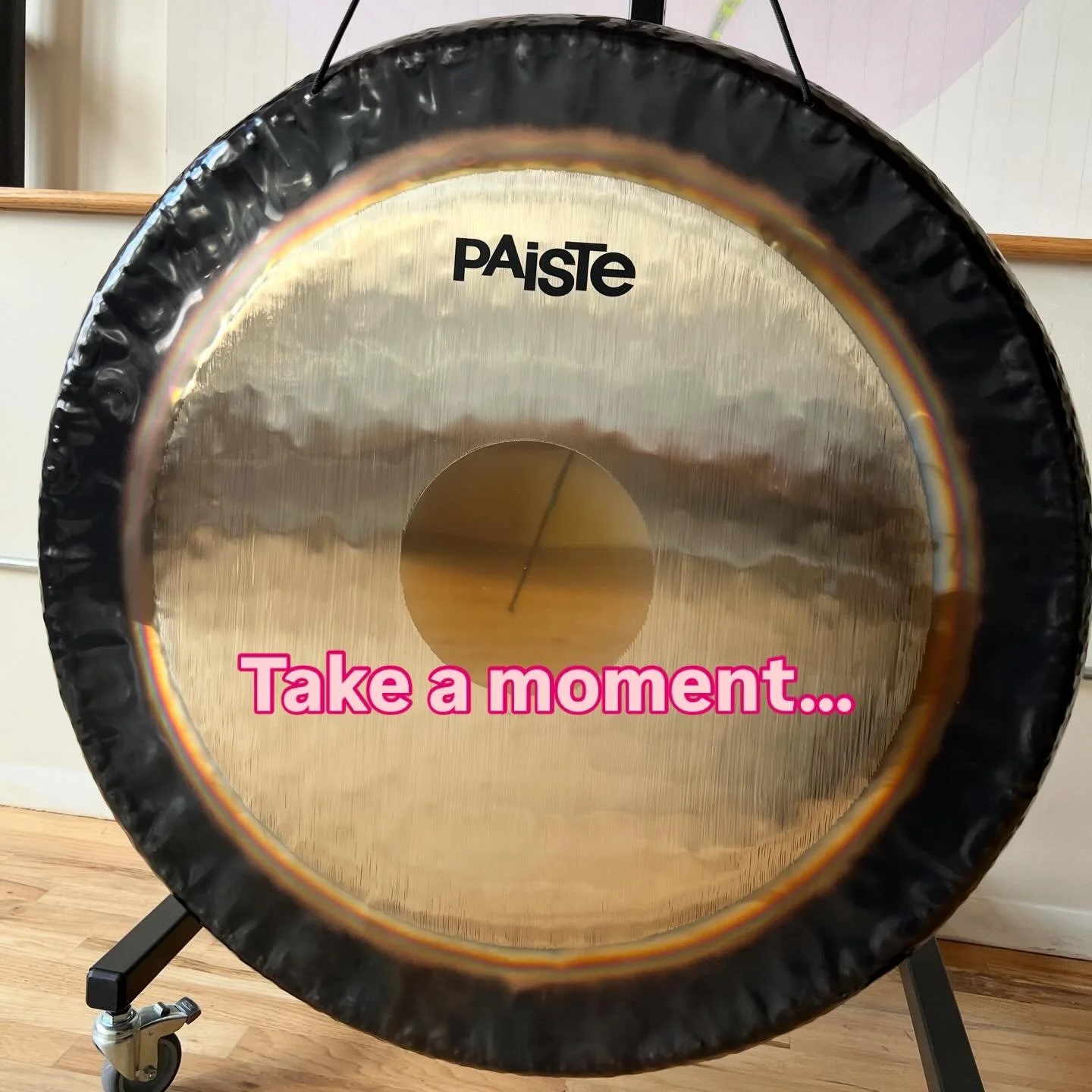 A quiet pause for your nervous system.
Breathe in slowly and let the body soften.
Exhale even slower and feel the tension release.
For the next few moments, focus only on your breath and give your mind a little more space. #soundhealing #meditation #