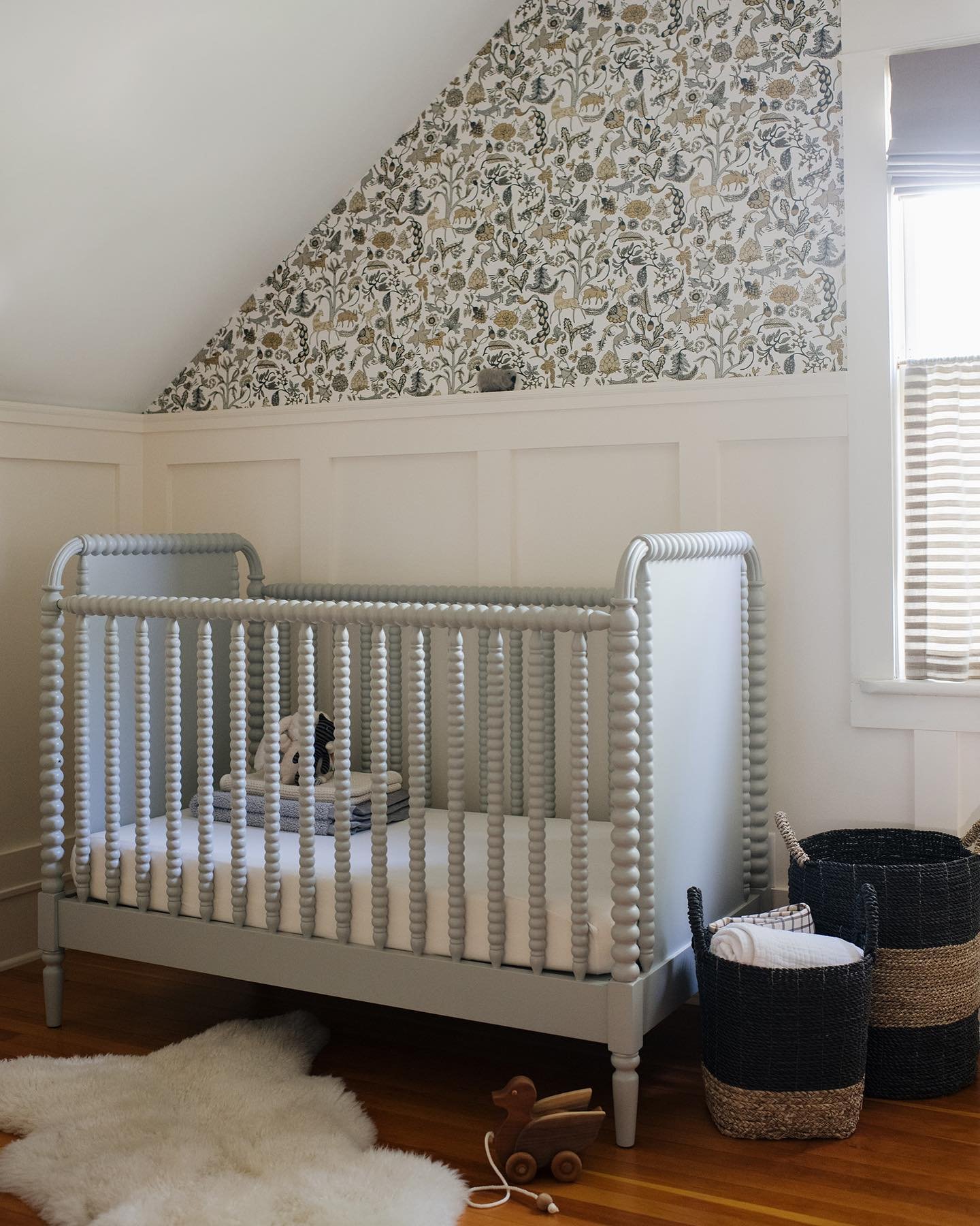 ..a nordic cottage inspired nursery for our Finnish babe. designed and obsessed over, long before she... 🖤
design: @deluxedesignstudio 
photography: @amandamariestudio .
.
.
.
.
#deluxedesignstudio #ourolivebungalow #interiordesign #nursery #scandin