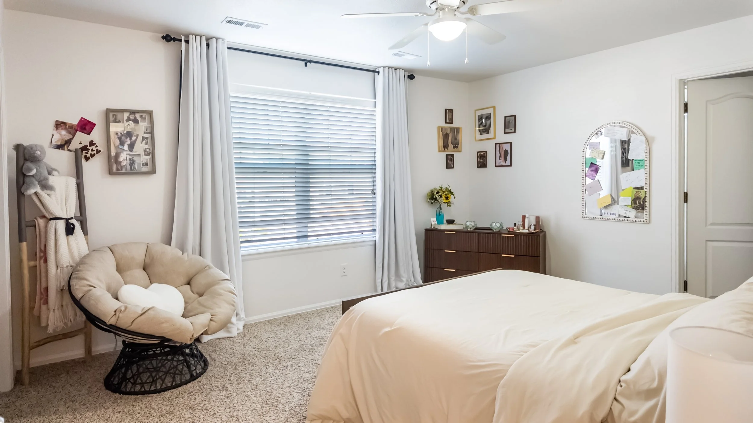 SECOND UPSTAIRS BEDROOM.jpg