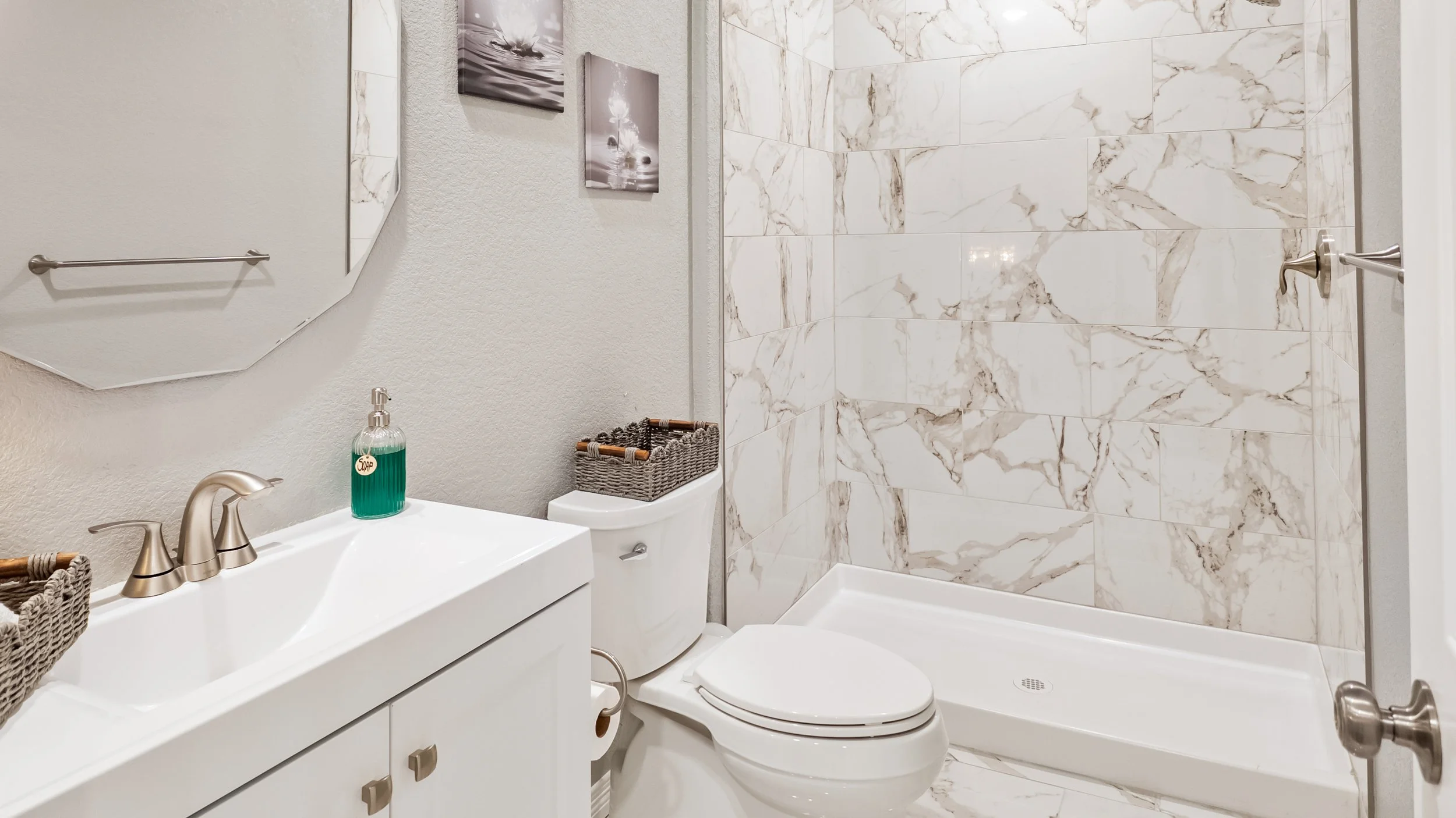 BASEMENT BATH.jpg