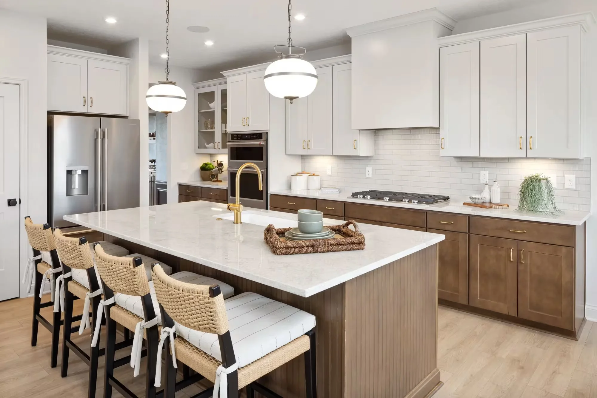 ALPL-0063-00-AshlLawn-Alton-Place-kitchen3.jpg