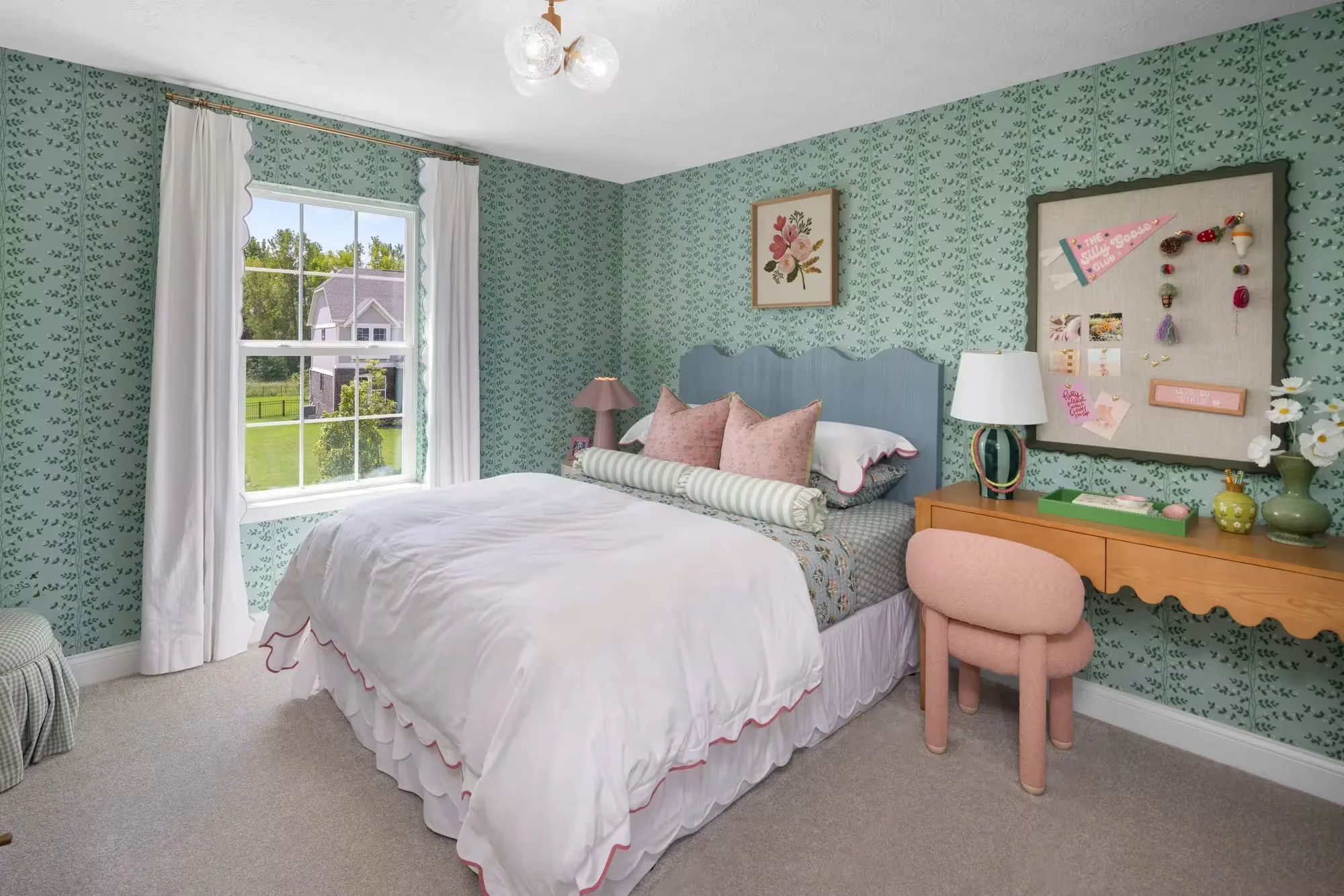 ALPL-0063-00-AshlLawn-Alton-Place-bedroom4.jpg