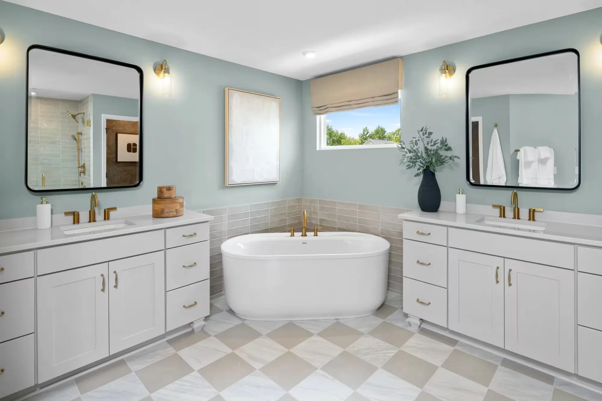 ALPL-0063-00-AshlLawn-Alton-Place-masterbath1.jpg