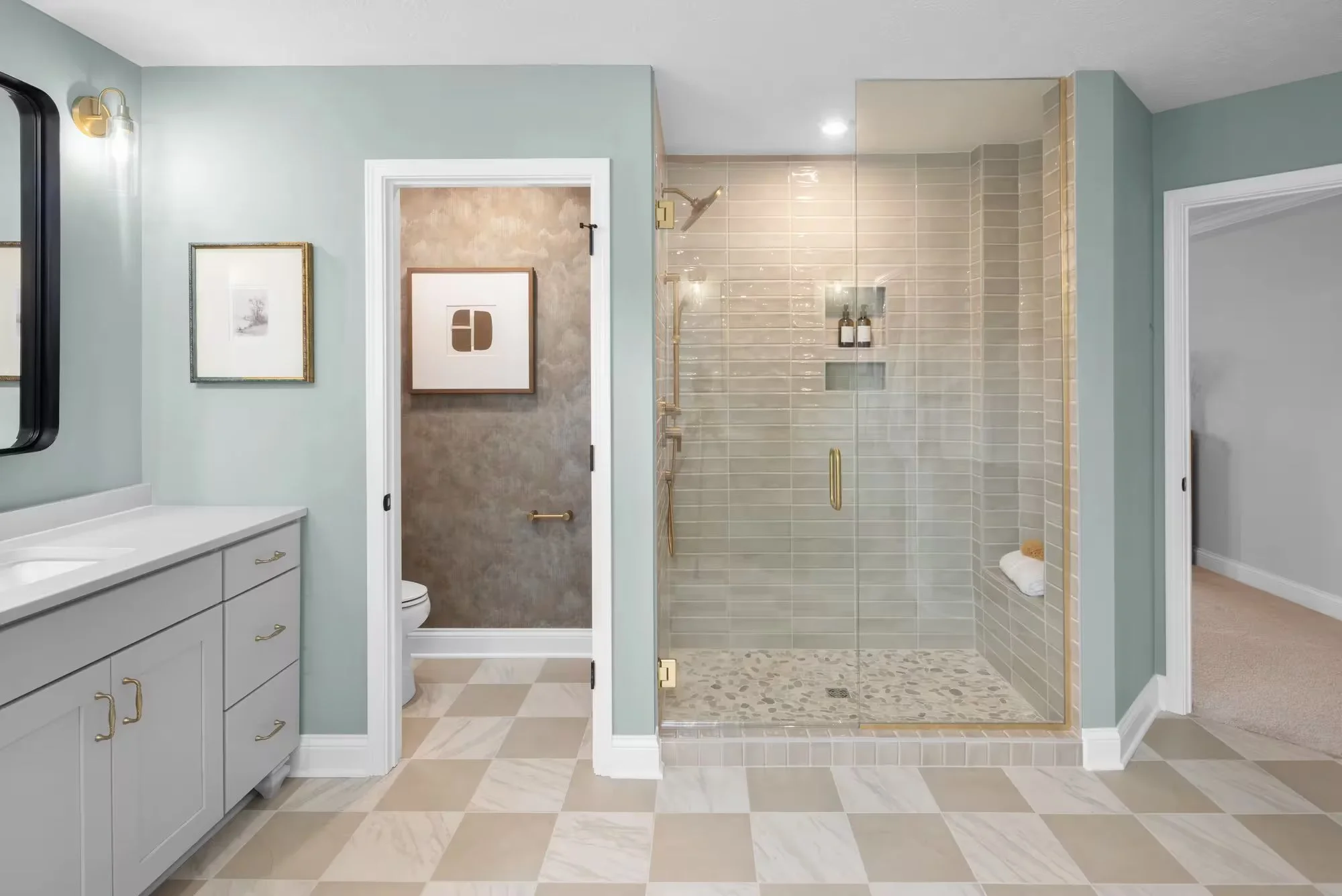 ALPL-0063-00-AshlLawn-Alton-Place-masterbath2.jpg