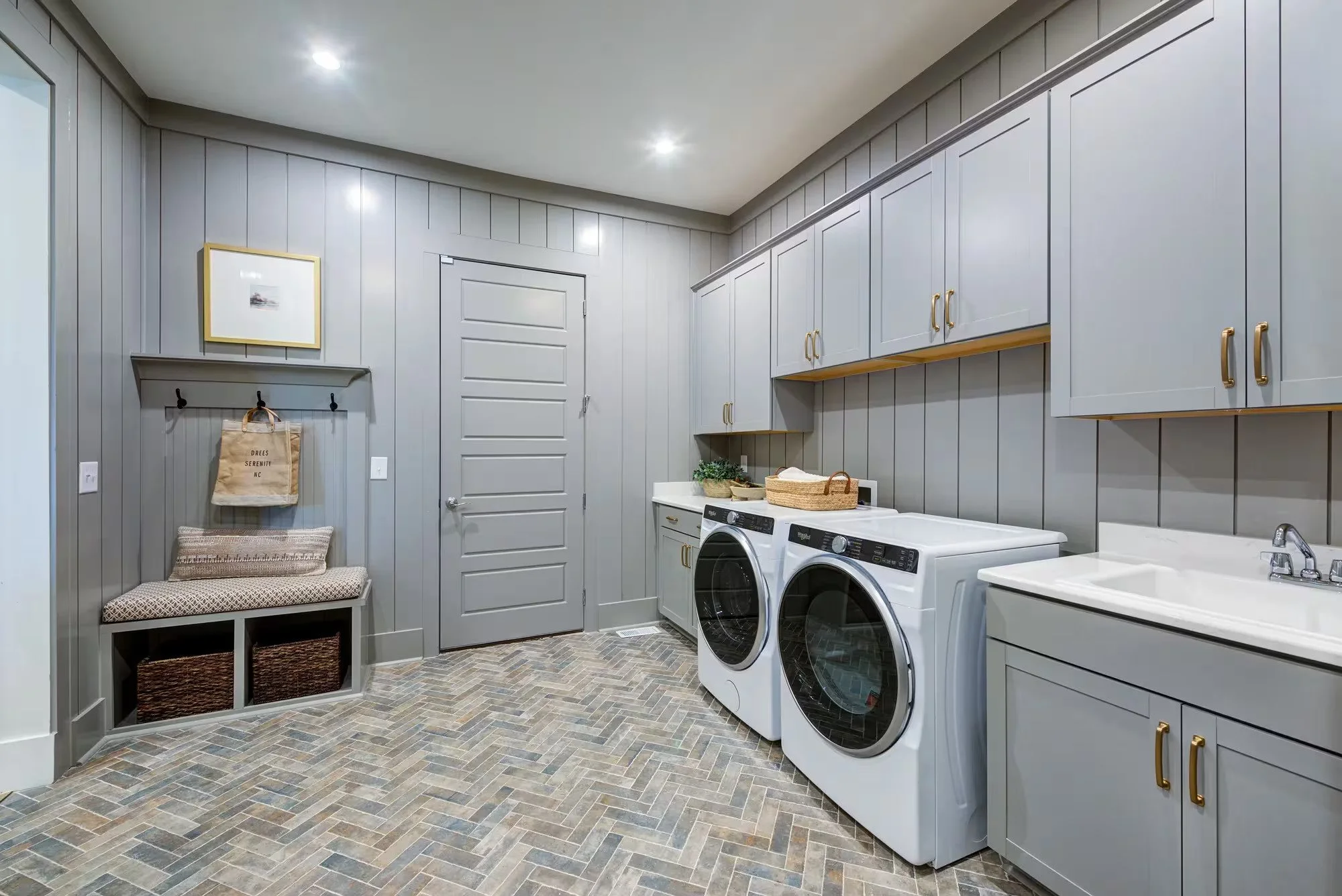 STYH-0124-00_Sebastian-K_-Laundry-Room-4 (1).jpg