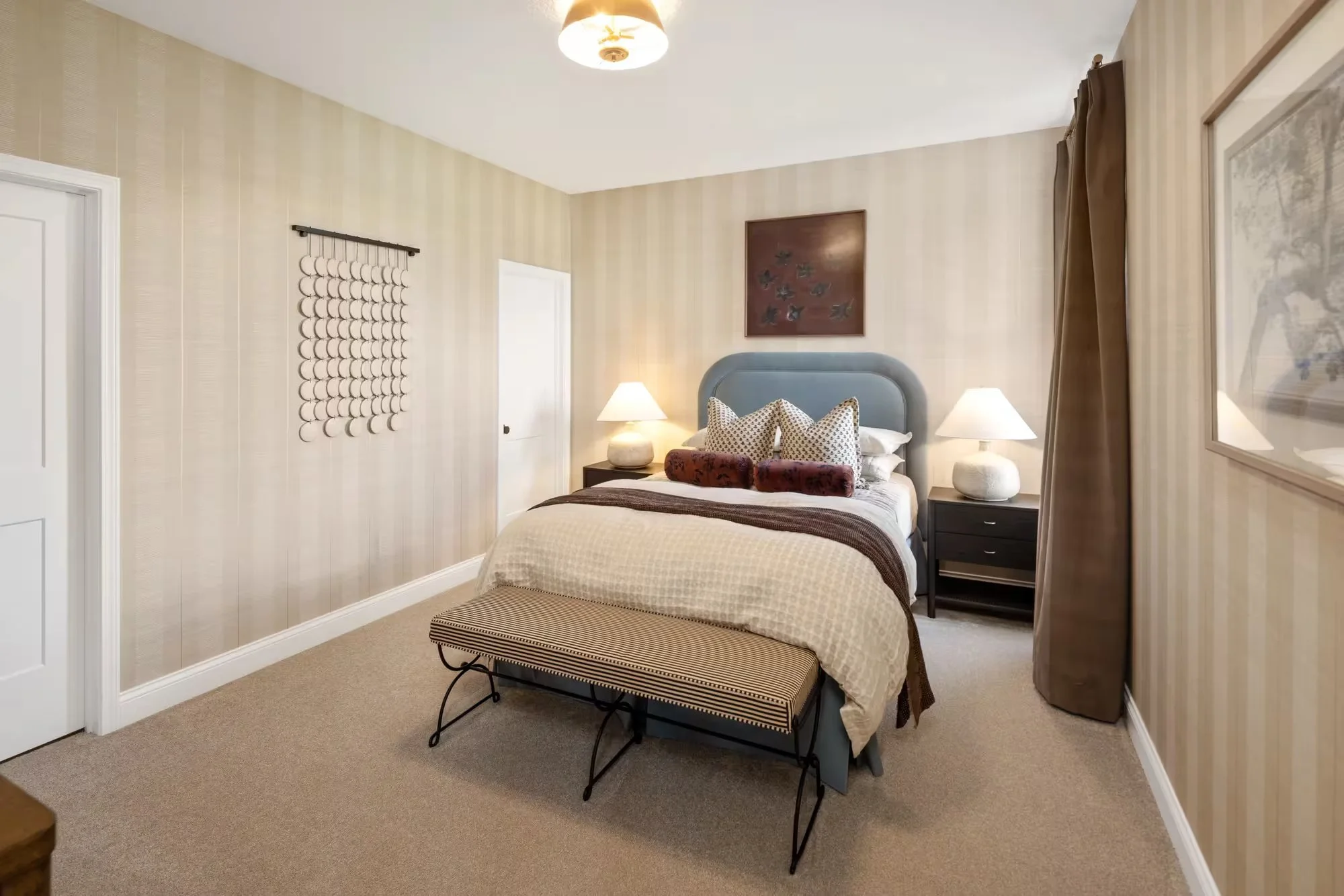 ALPL-0063-00-AshlLawn-Alton-Place-bedroom2.jpg