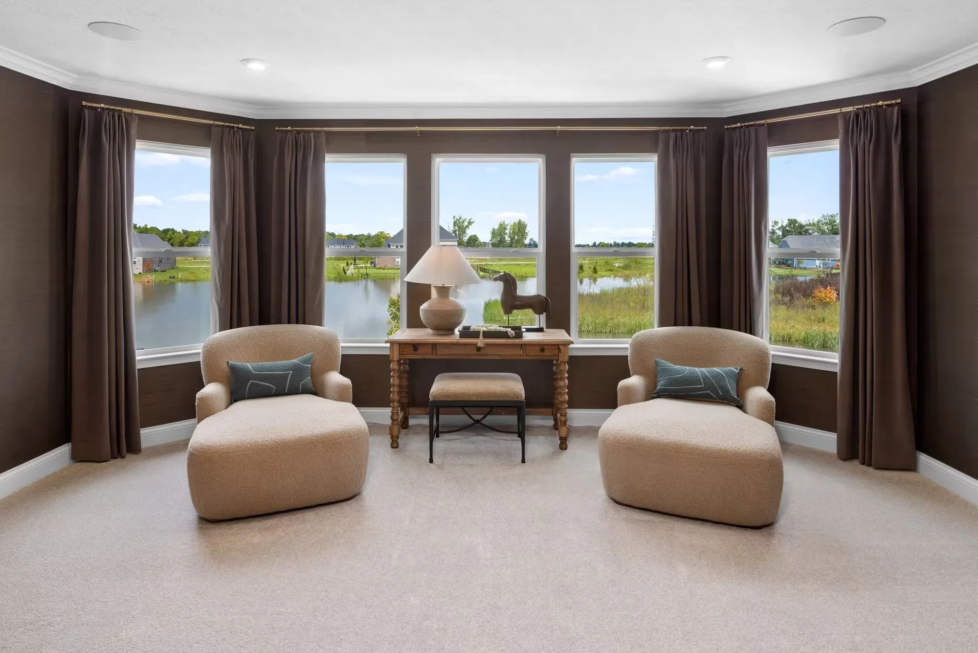 ALPL-0063-00-AshlLawn-Alton-Place-masterbedroom2.jpg