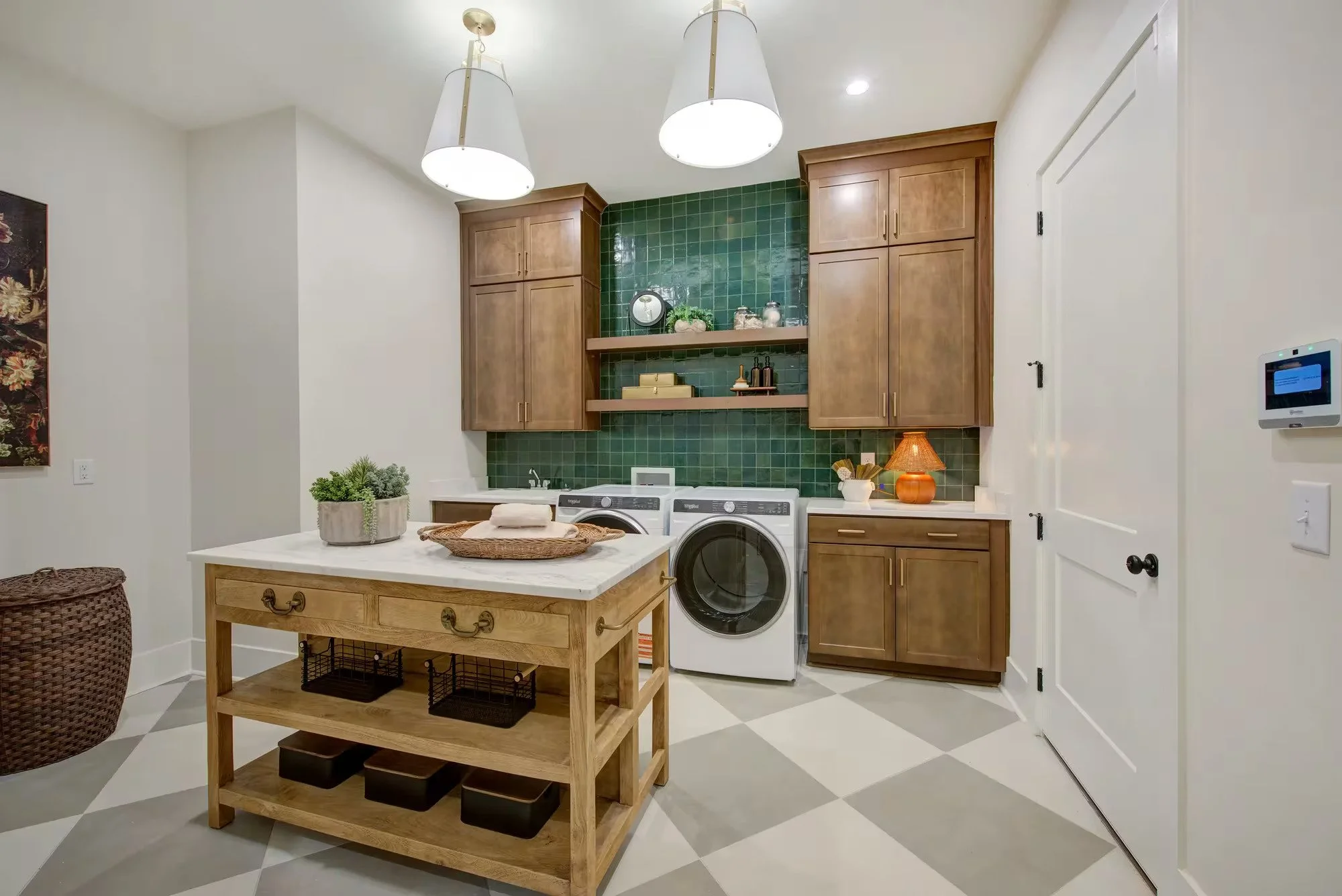 BSTN-0017-00_Sebastian-D-_Laundry-1.jpg