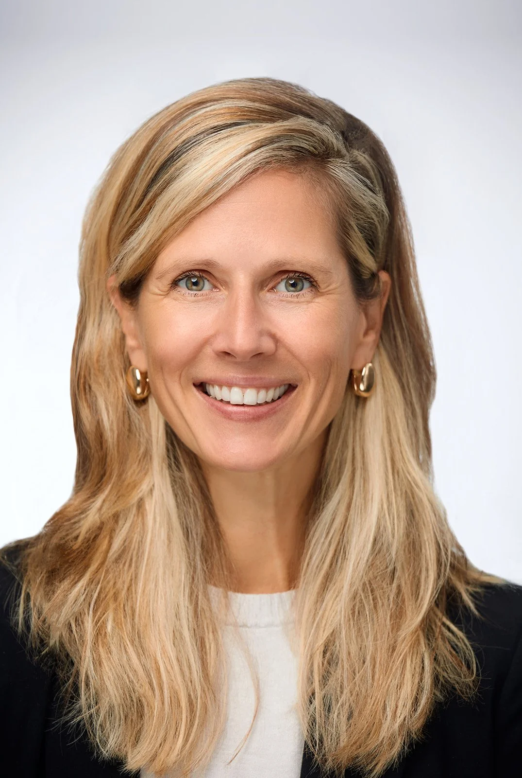 Stef Feldman Headshot