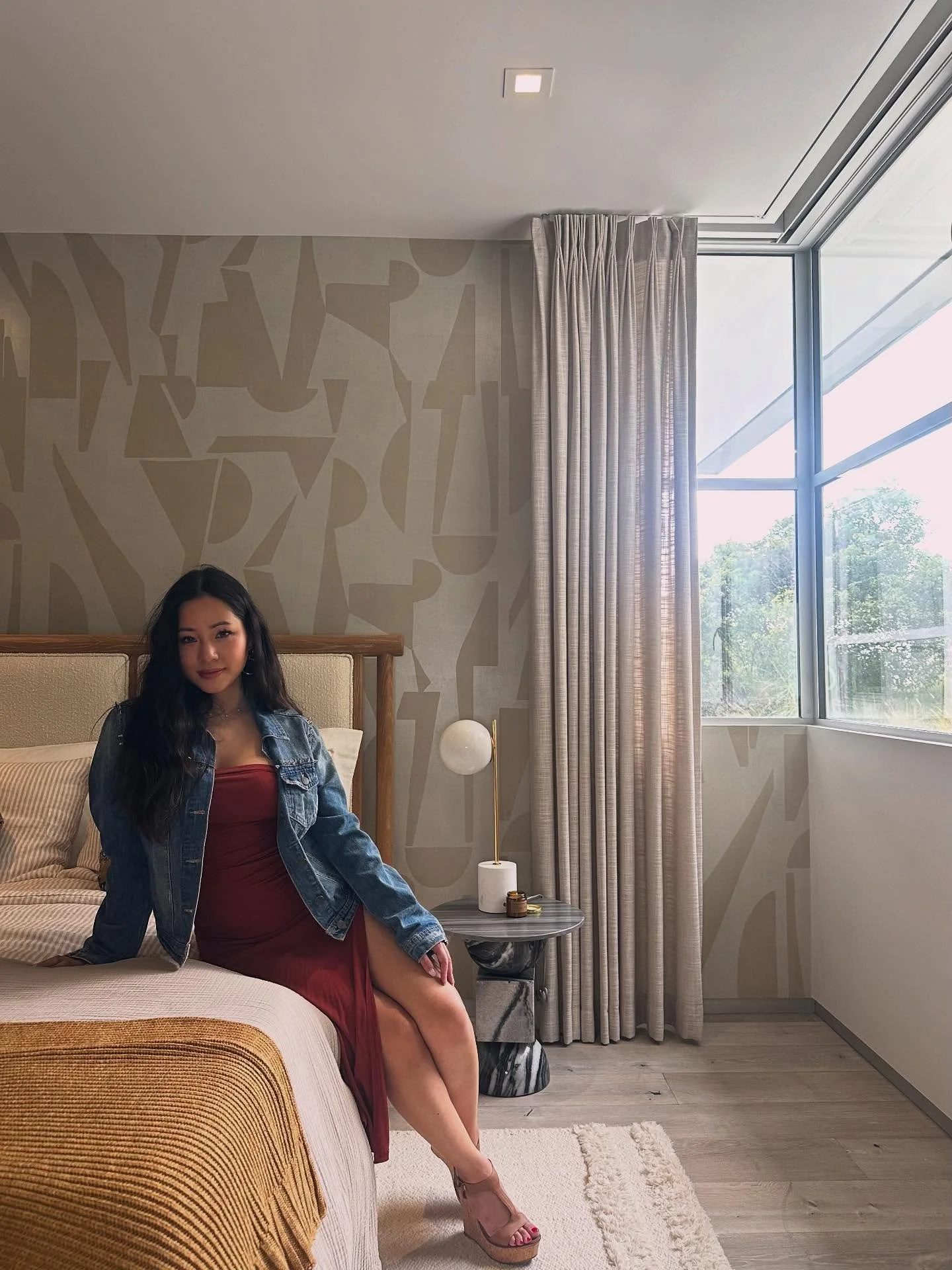 Same person&hellip;different bedrooms. Each bedroom has its own unique character thanks to these @tempaper_designs wallpapers! #wallpaper #bedroomdesign #interiordesign