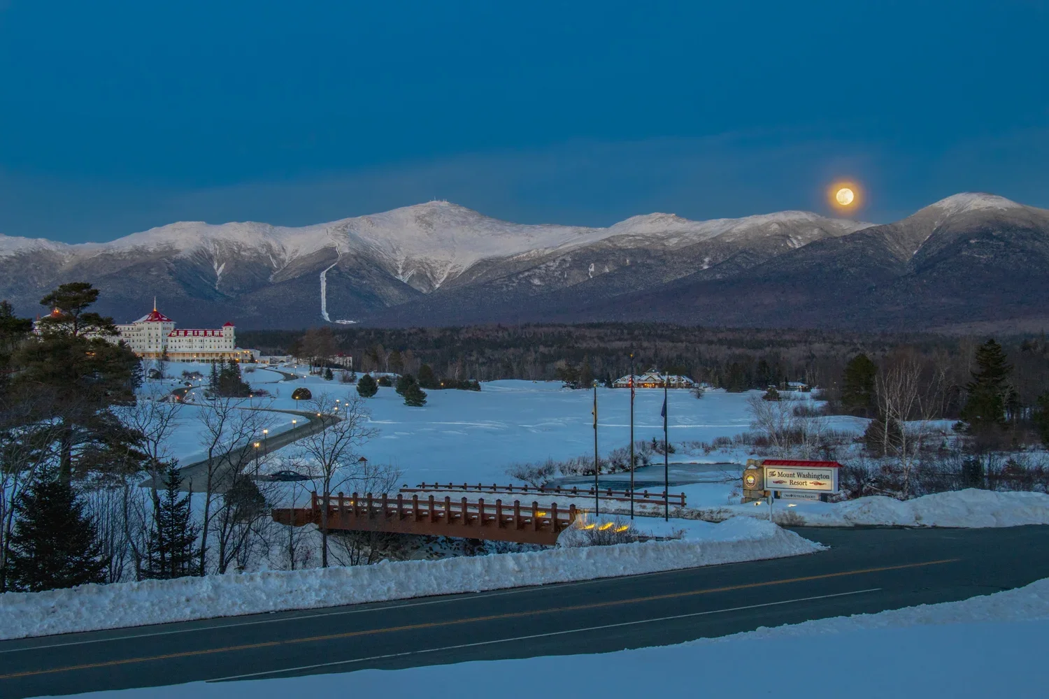 Moon over Mt Washington