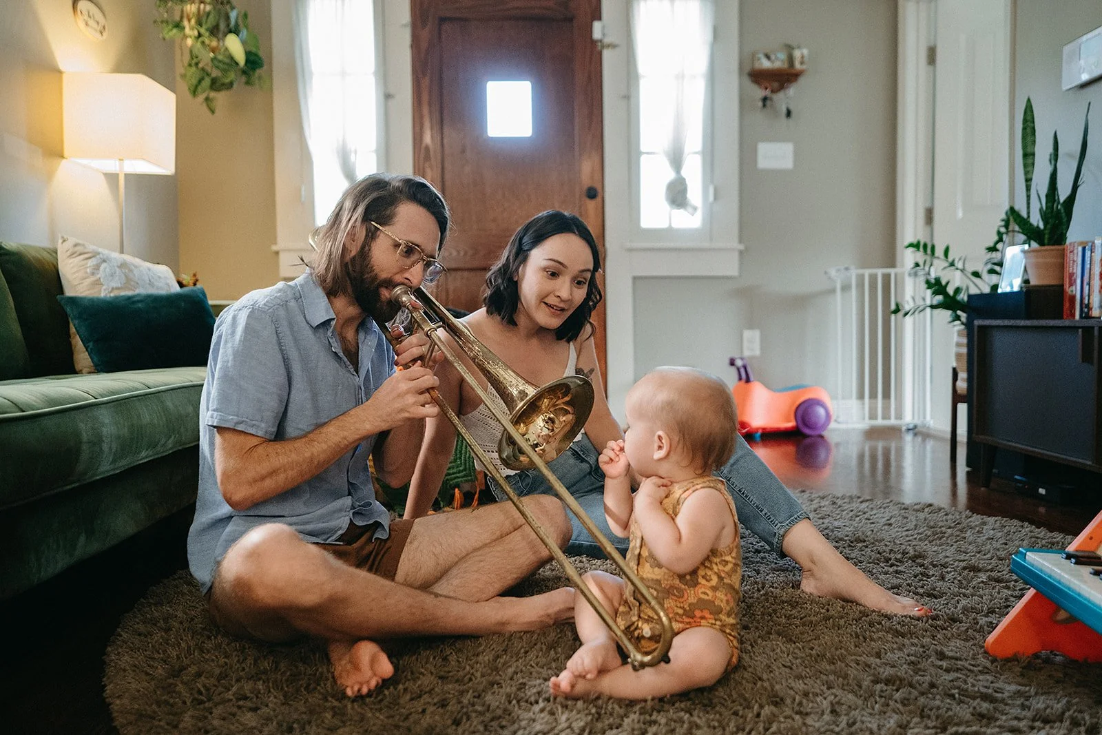 Family photo in home session in New Orleans