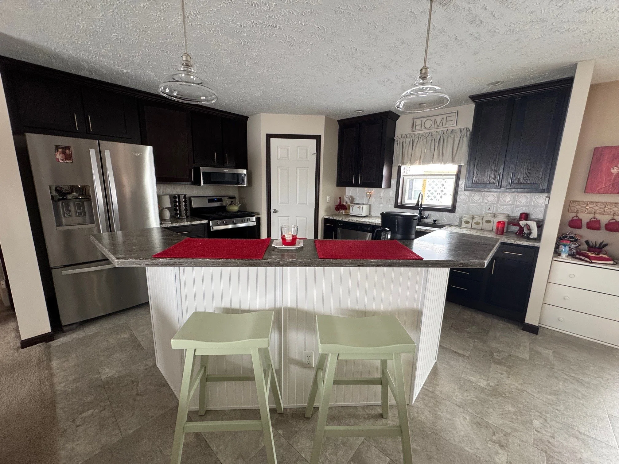 4 Kitchen Island.jpg