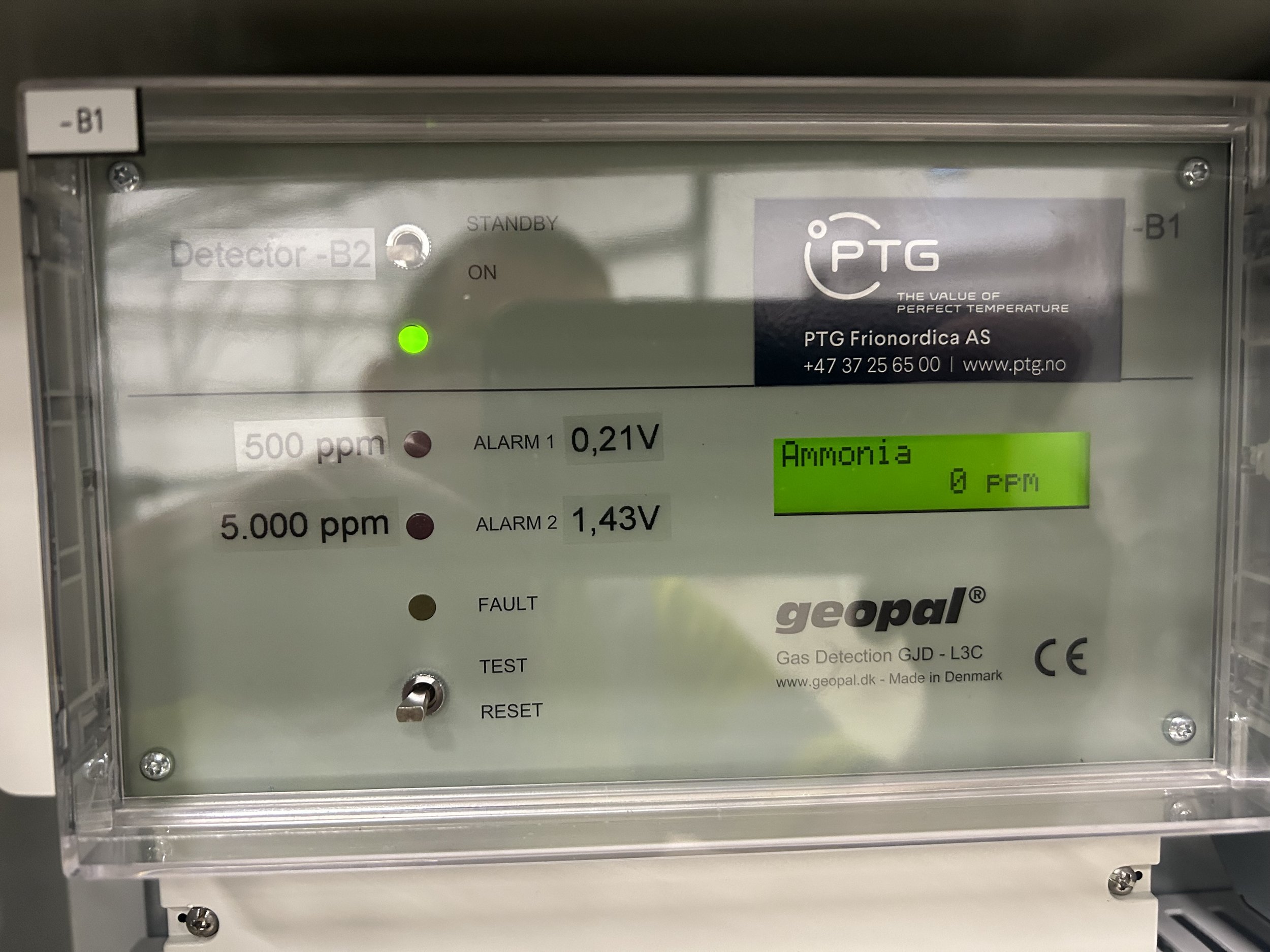 Leak detection panel