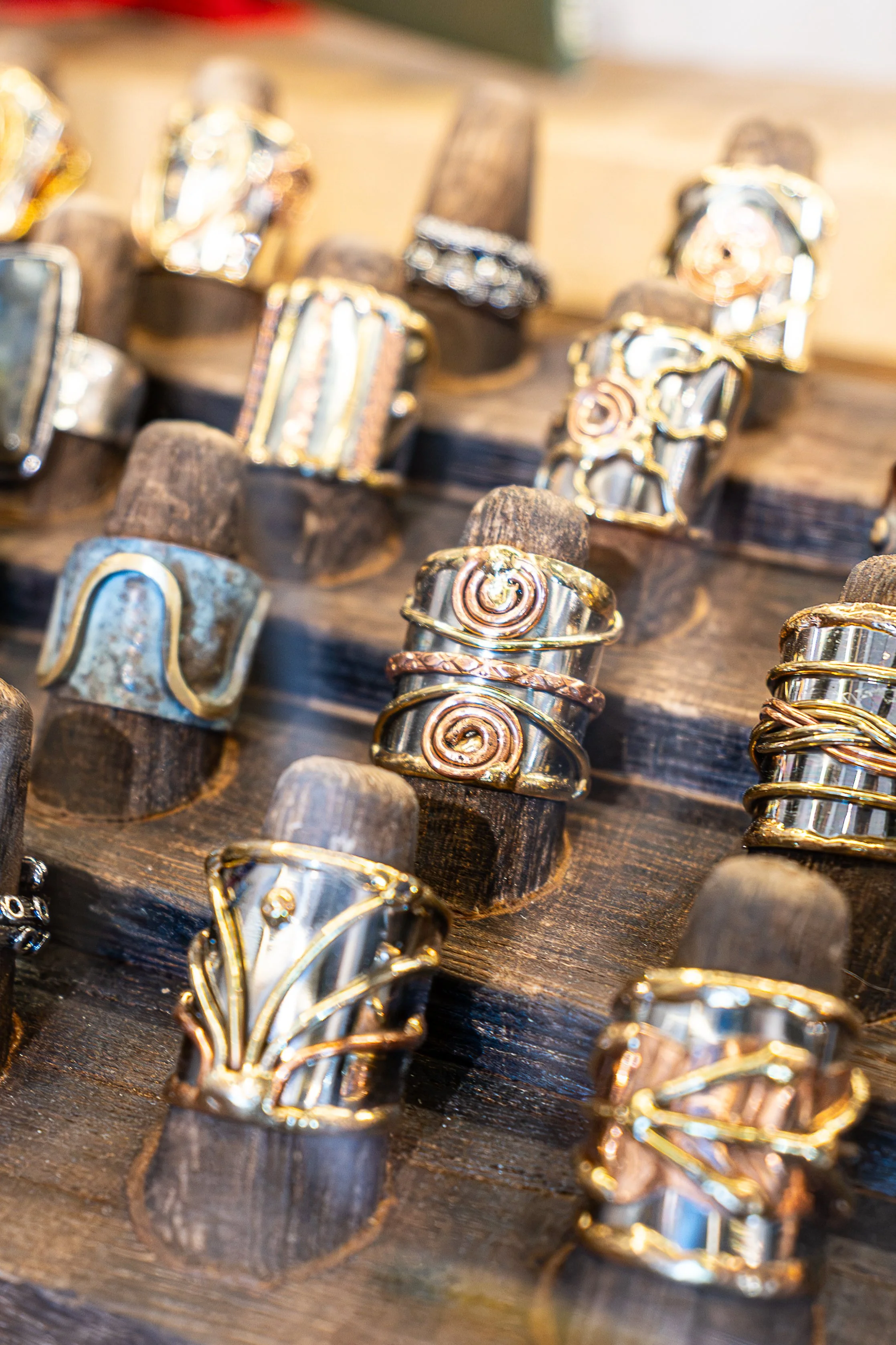 An Indian artist moves with her husband to Atlanta, Georgia. To stay busy, she continued to make jewelry and sell it at local markets. Now she employs her former art collective making jewelry using traditional Indian crafting. And now her husband wor