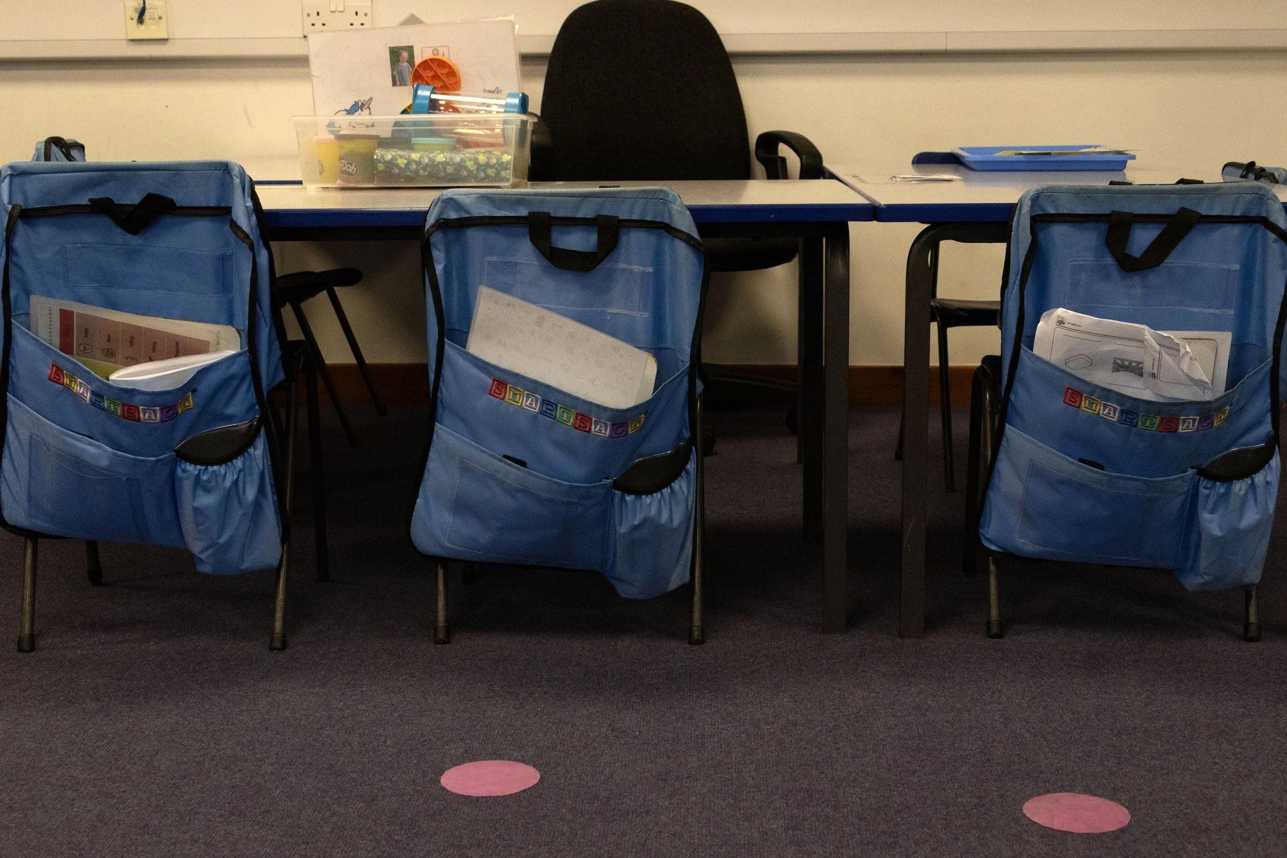 1D8A9021 3 chairs.jpg