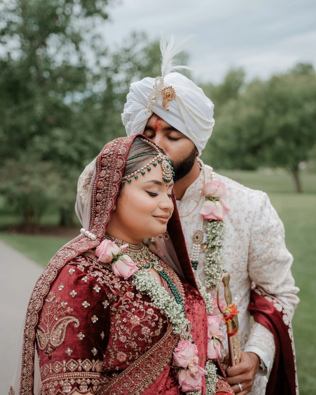 Suraj &amp; Amisha&rsquo;s Wedding Day 💞 

&bull;
&bull;
&bull;
&bull;
&bull;
&bull;

#hinduwedding #yycphotographer #coupleshoot #feed #followers