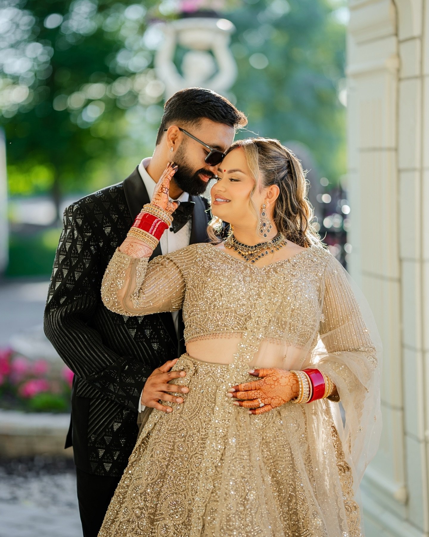 Suraj &amp; Amisha 💞 

&bull;
&bull;
&bull;
&bull;
&bull;
&bull;

#hinduwedding #yycphotographer #coupleshoot #feed #followers