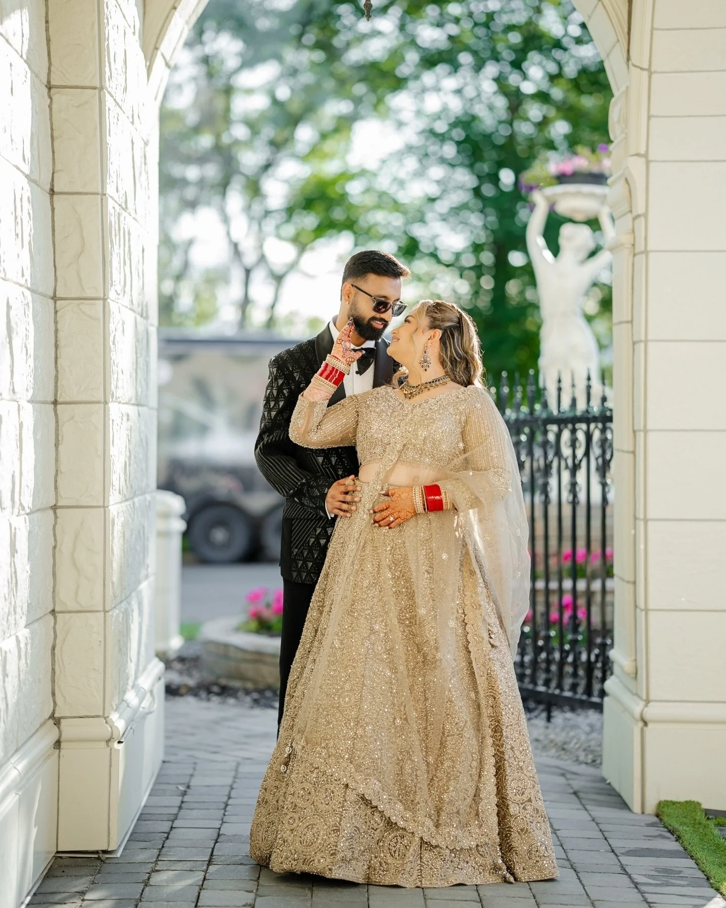 Suraj &amp; Amisha 💞 

&bull;
&bull;
&bull;
&bull;
&bull;
&bull;

#hinduwedding #yycphotographer #coupleshoot #feed #followers